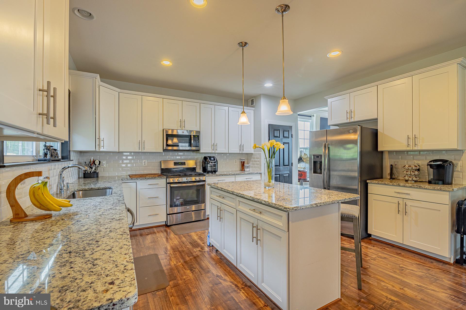 EAGLES POINTE - Residential