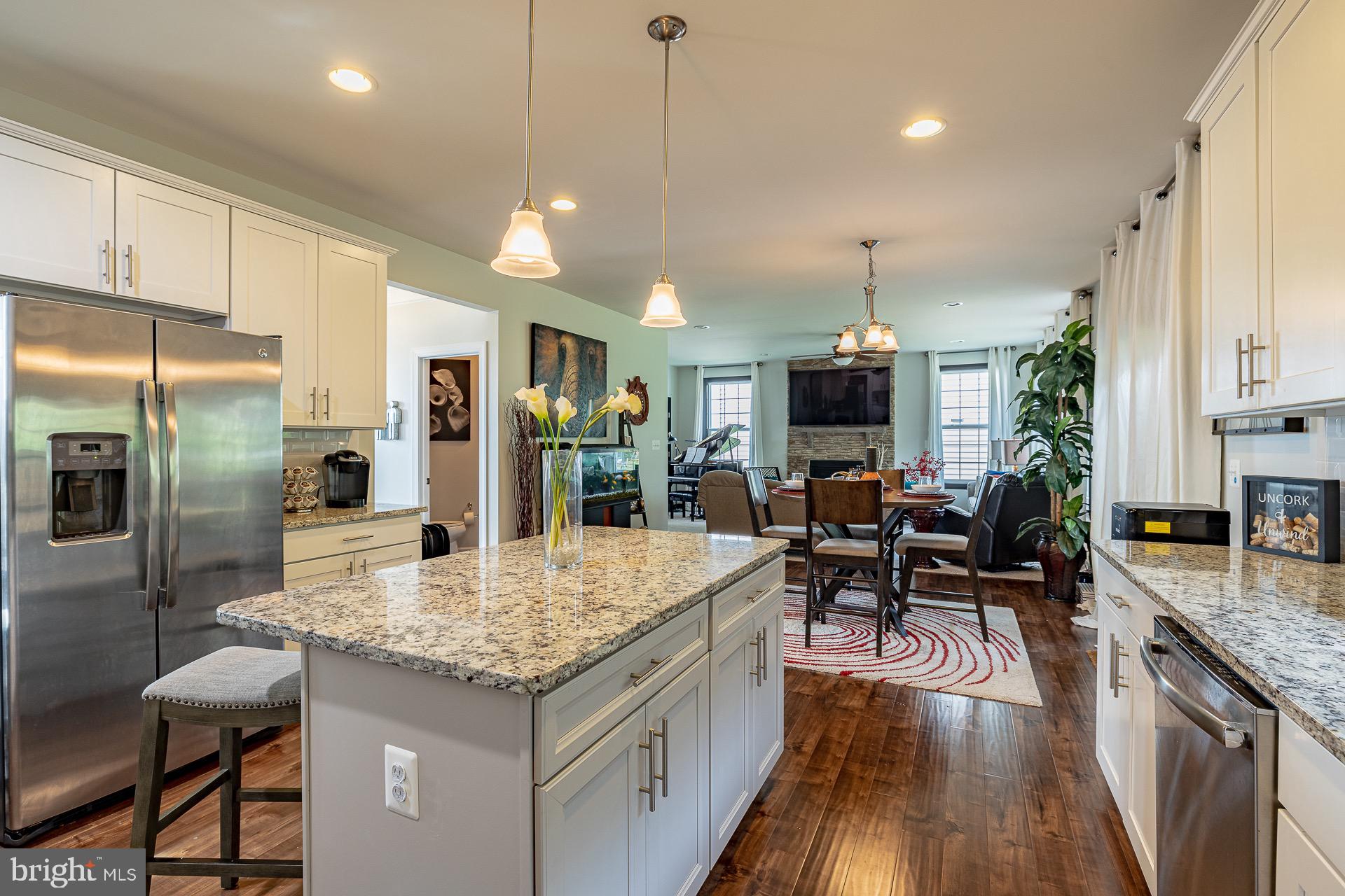 EAGLES POINTE - Residential