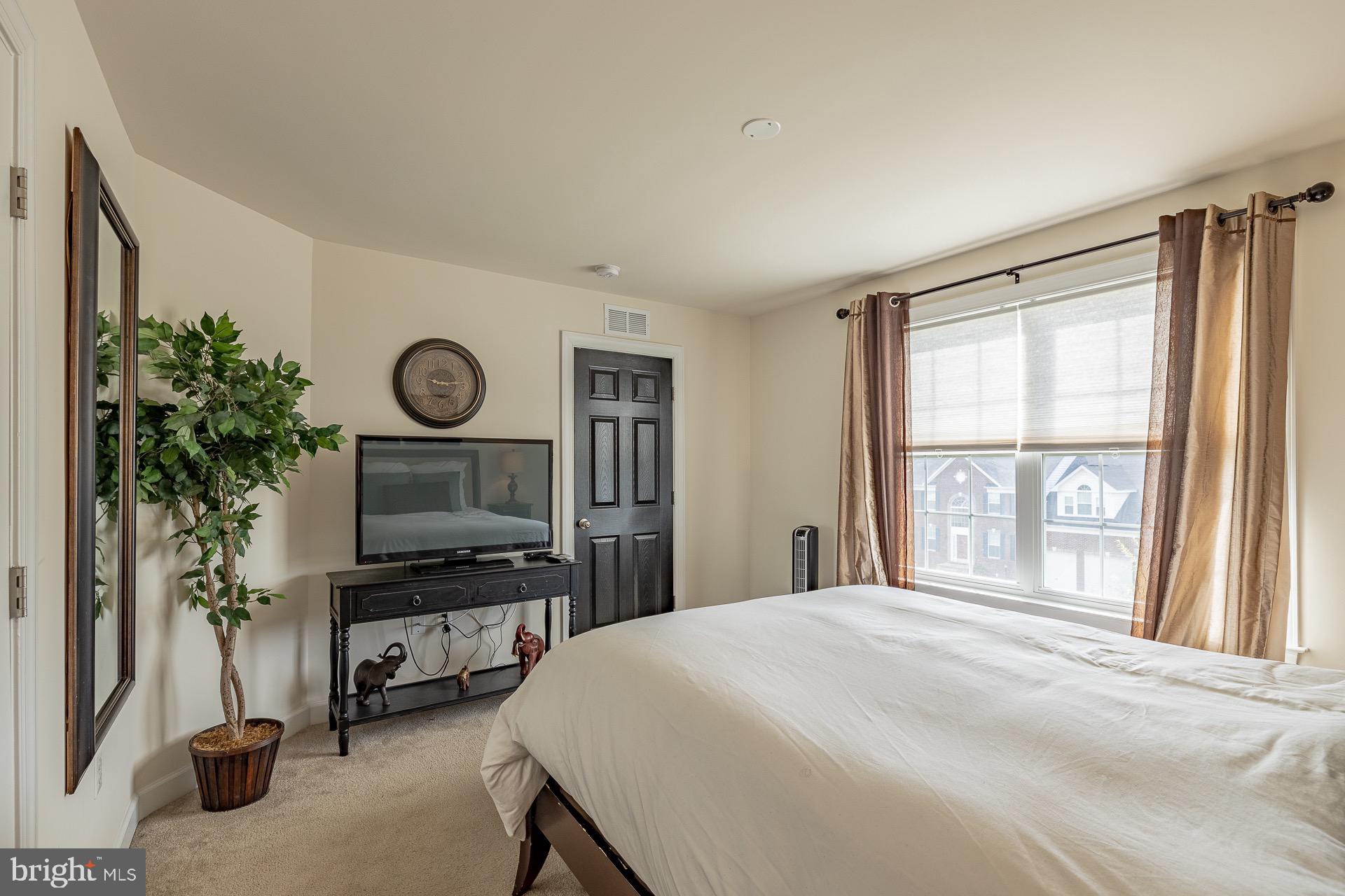 EAGLES POINTE - Residential