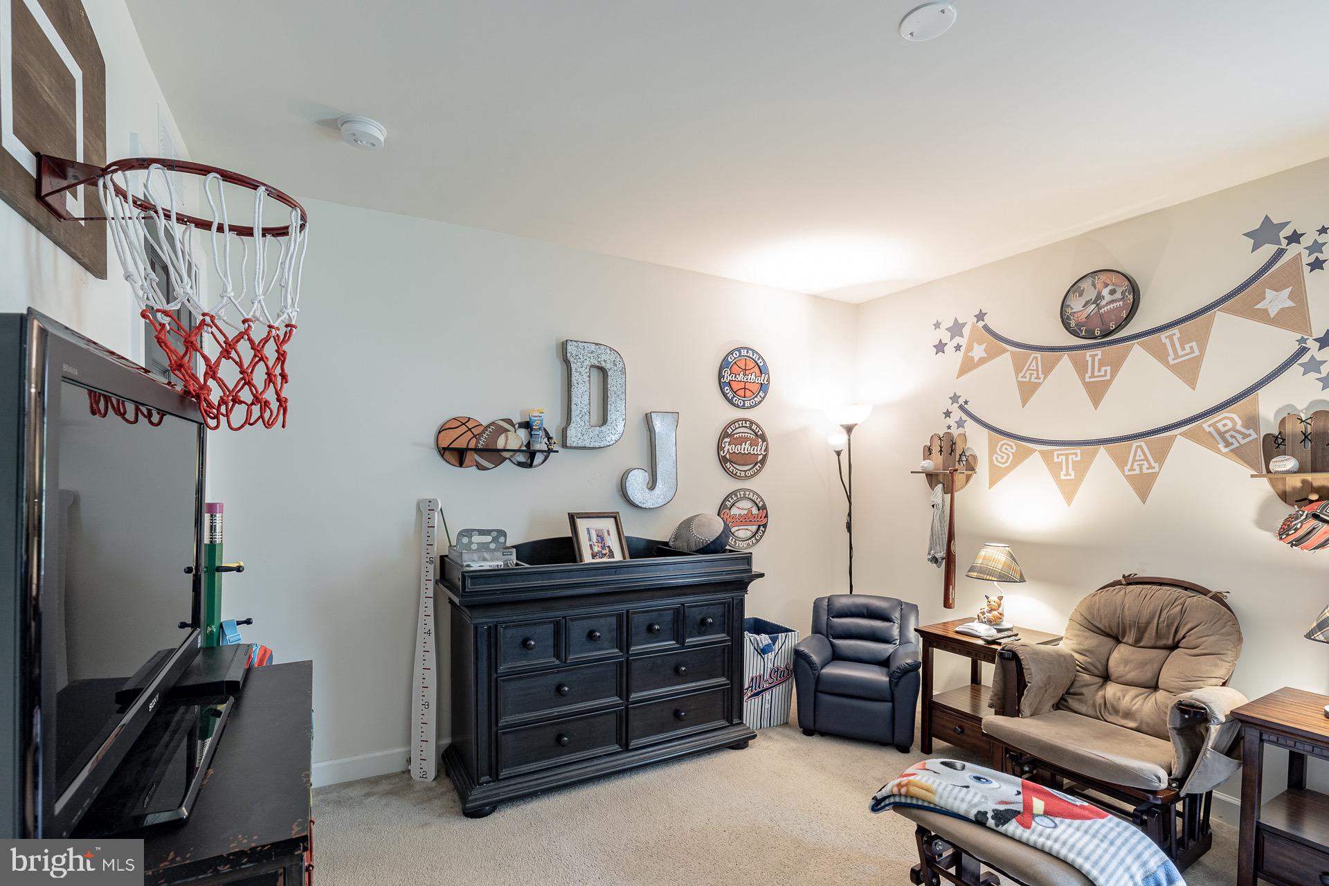 EAGLES POINTE - Residential