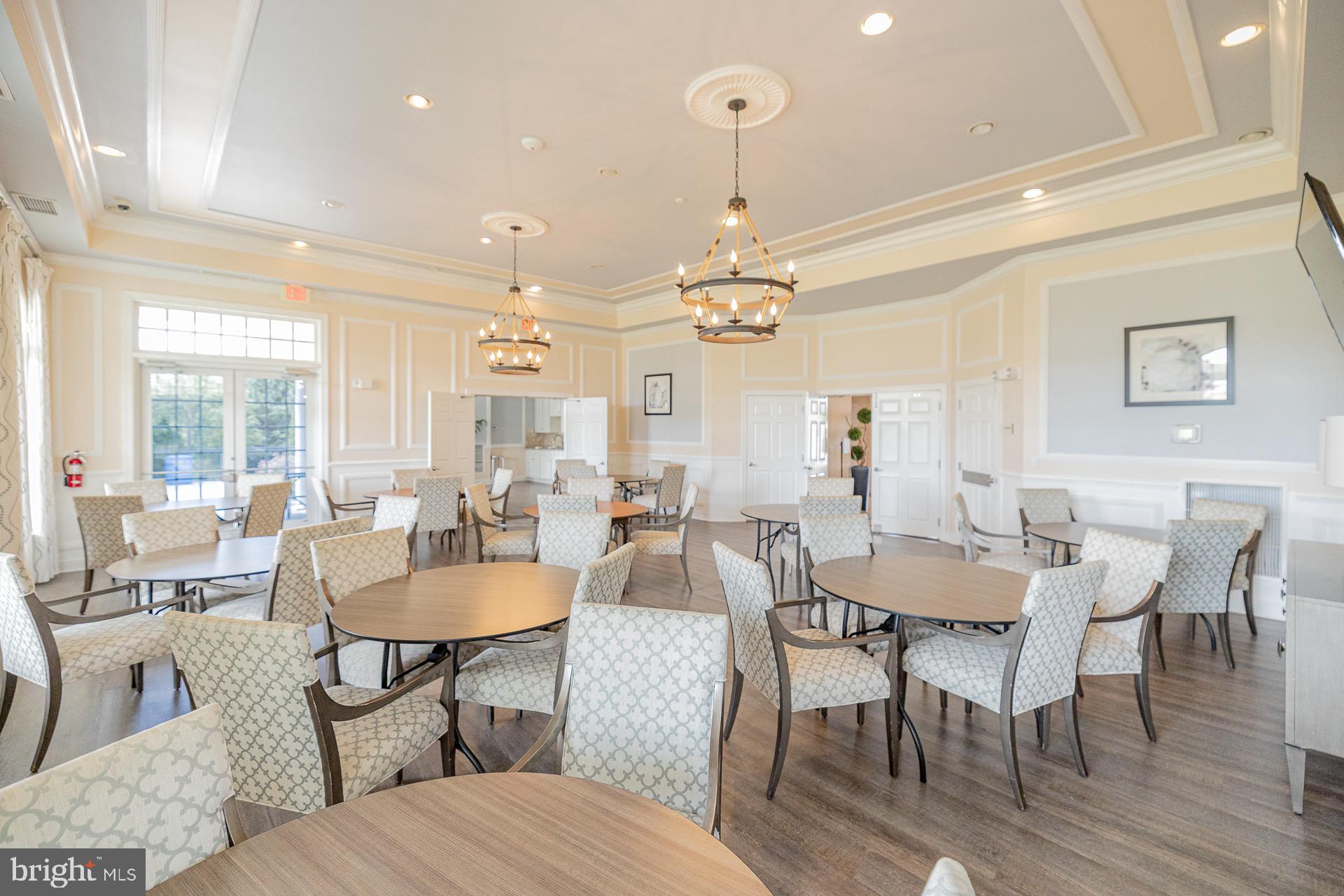 EAGLES POINTE - Residential