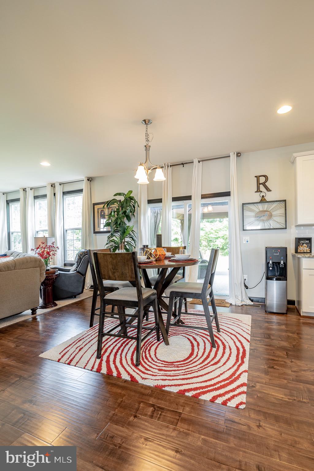 EAGLES POINTE - Residential