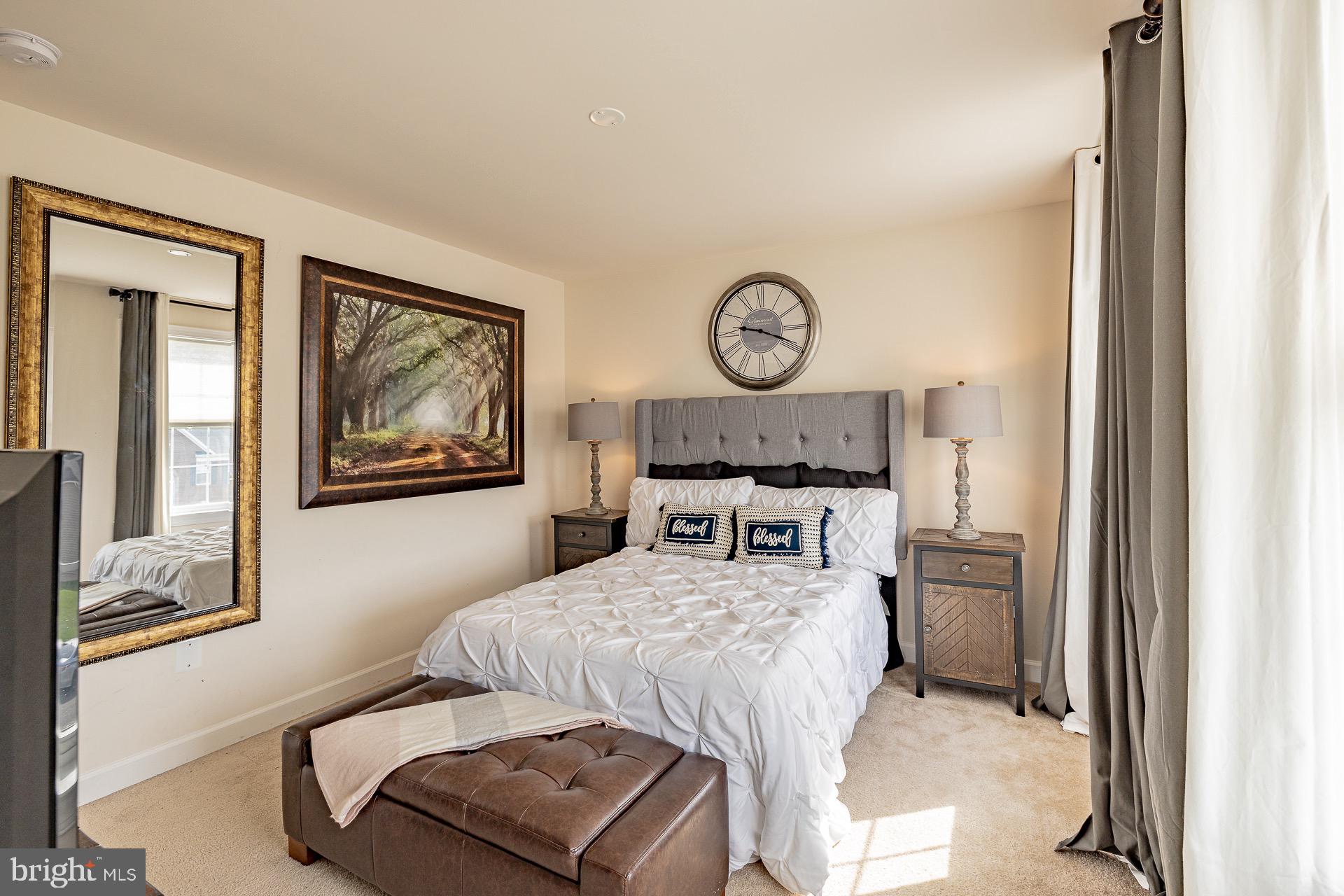 EAGLES POINTE - Residential