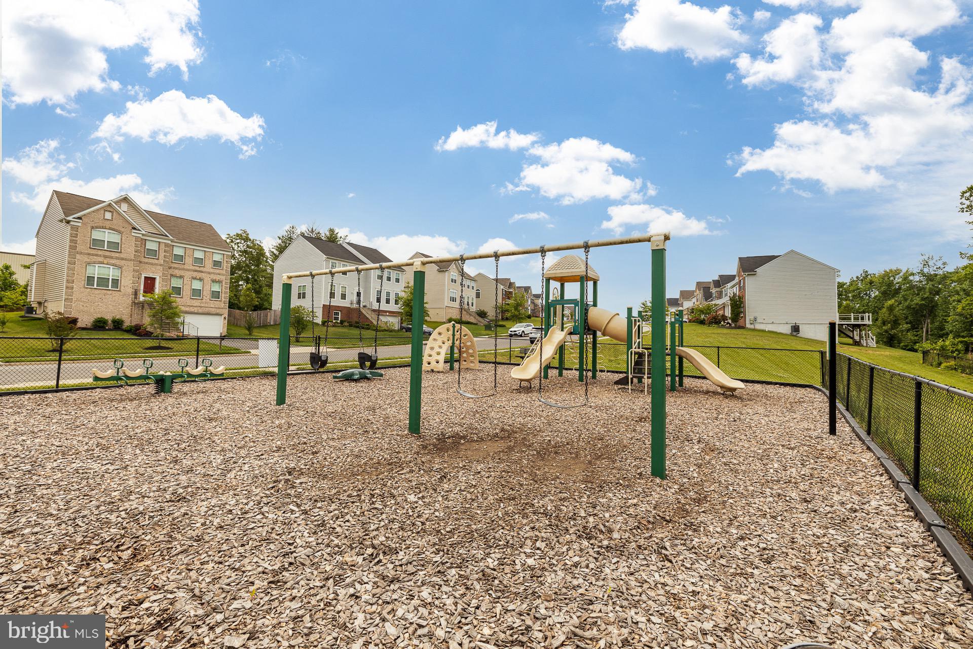 EAGLES POINTE - Residential