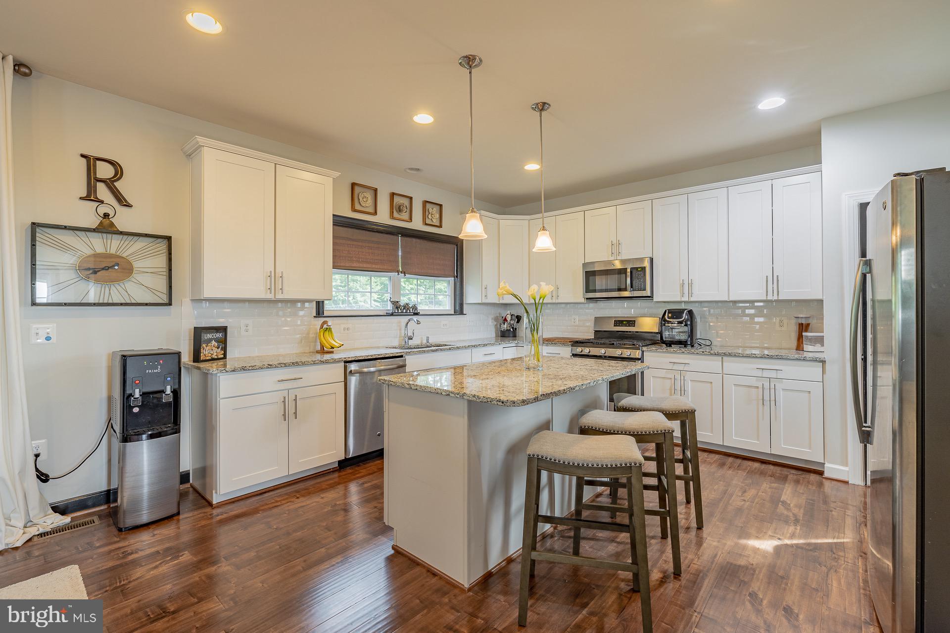 EAGLES POINTE - Residential