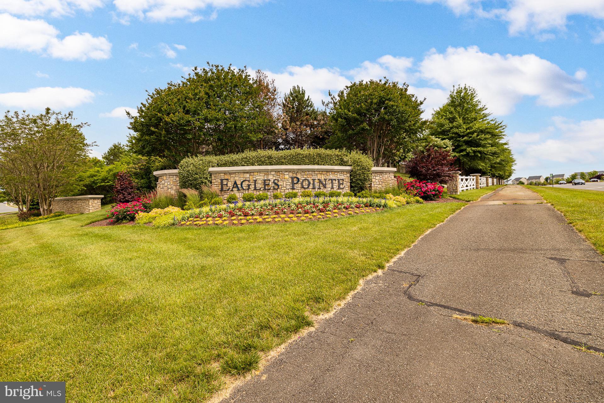 EAGLES POINTE - Residential