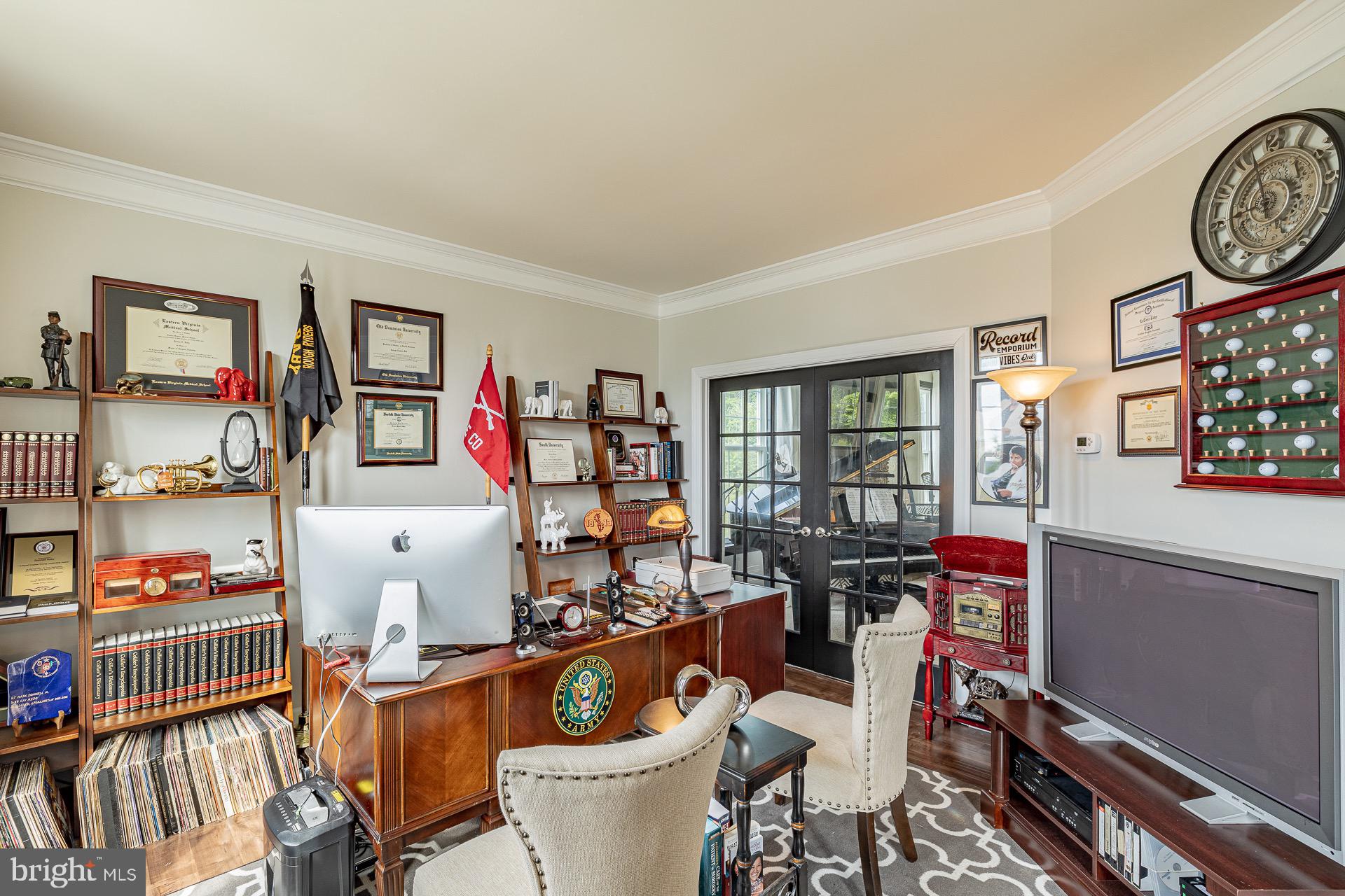 EAGLES POINTE - Residential