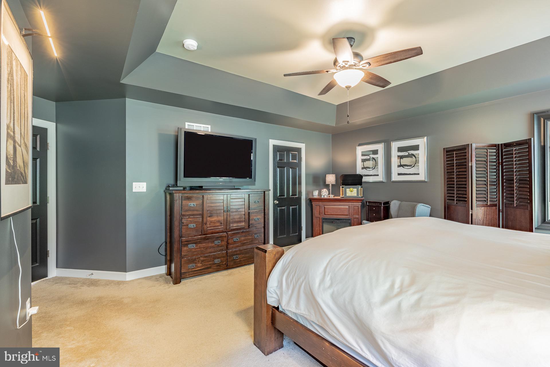 EAGLES POINTE - Residential