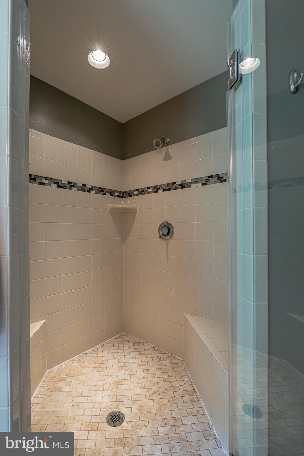 EAGLES POINTE - Residential