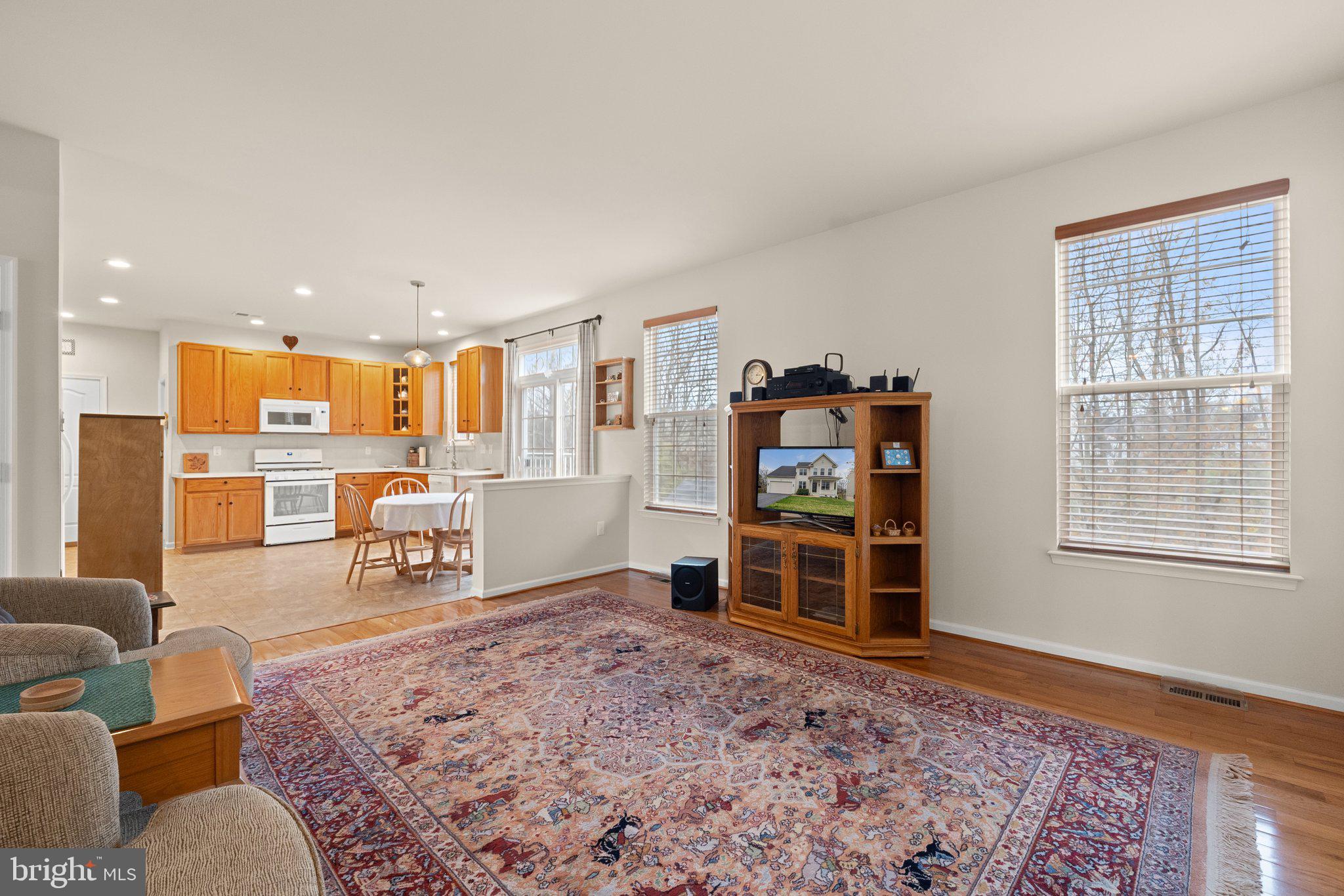 WAKELAND MANOR - Residential