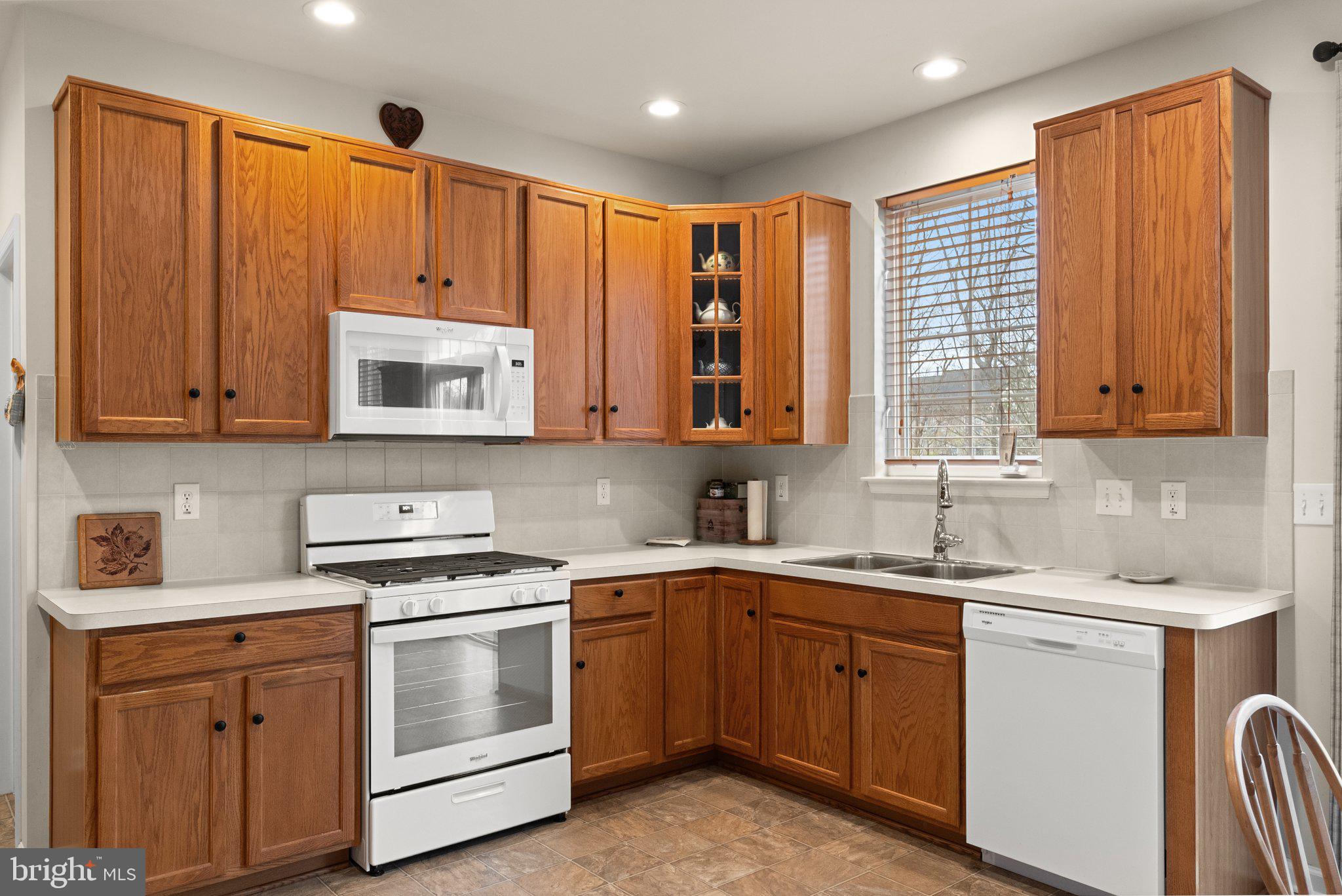 WAKELAND MANOR - Residential