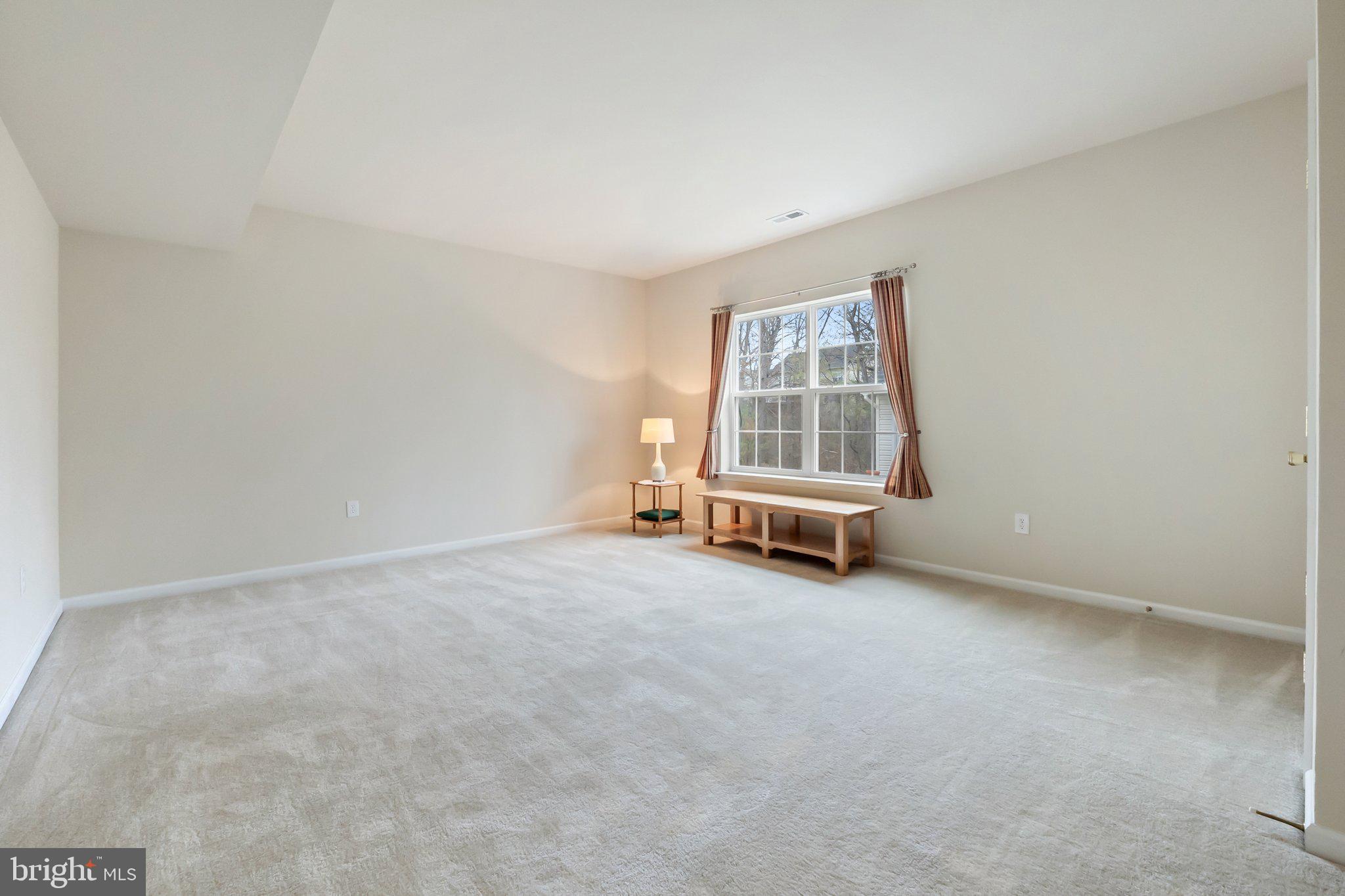 WAKELAND MANOR - Residential