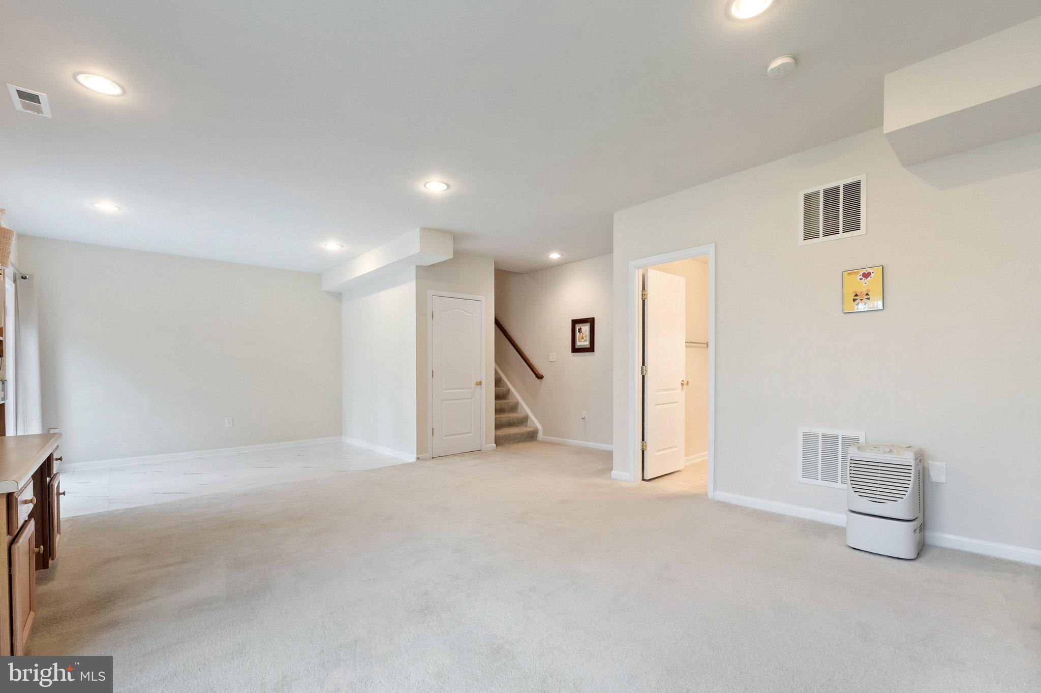 WAKELAND MANOR - Residential