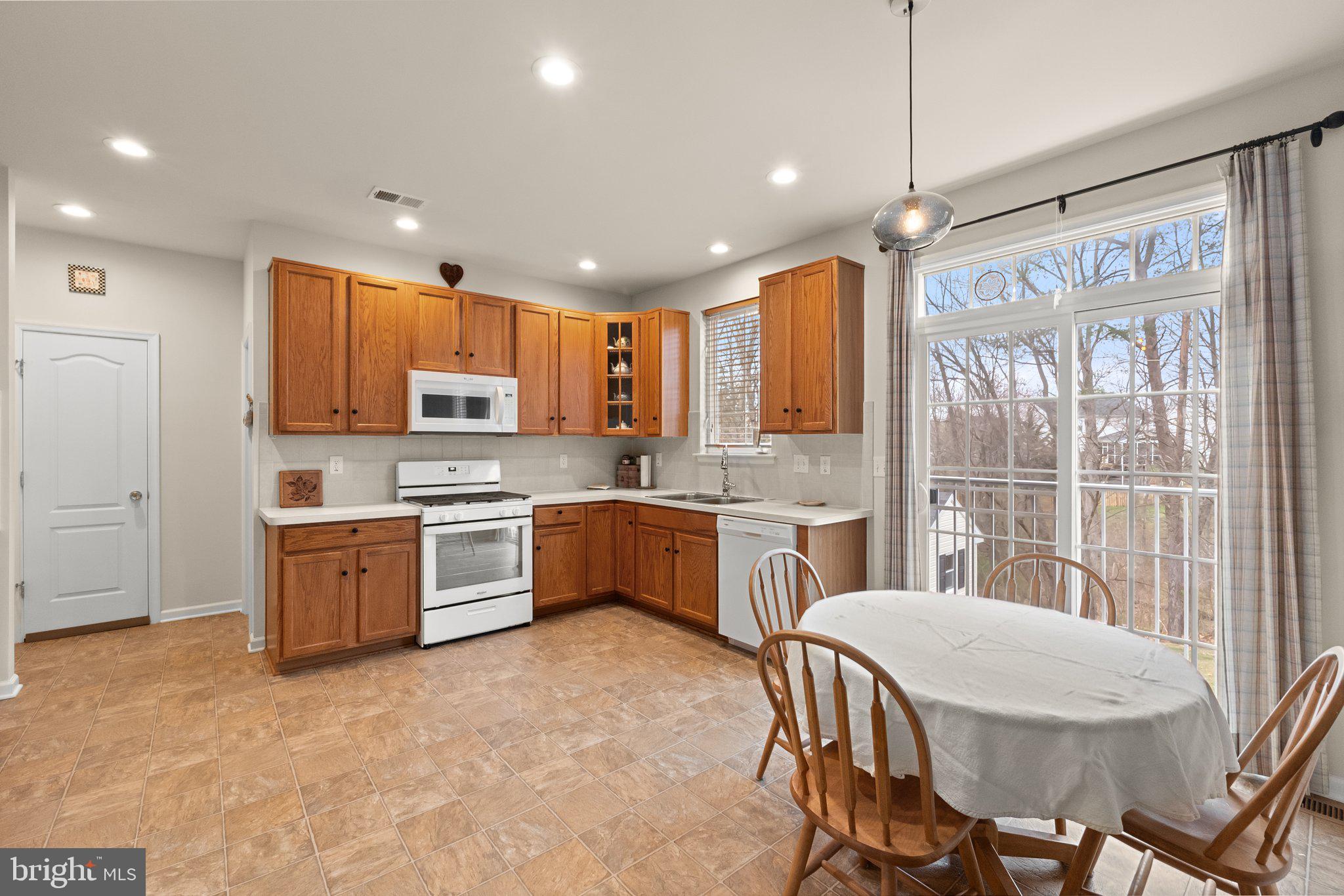 WAKELAND MANOR - Residential