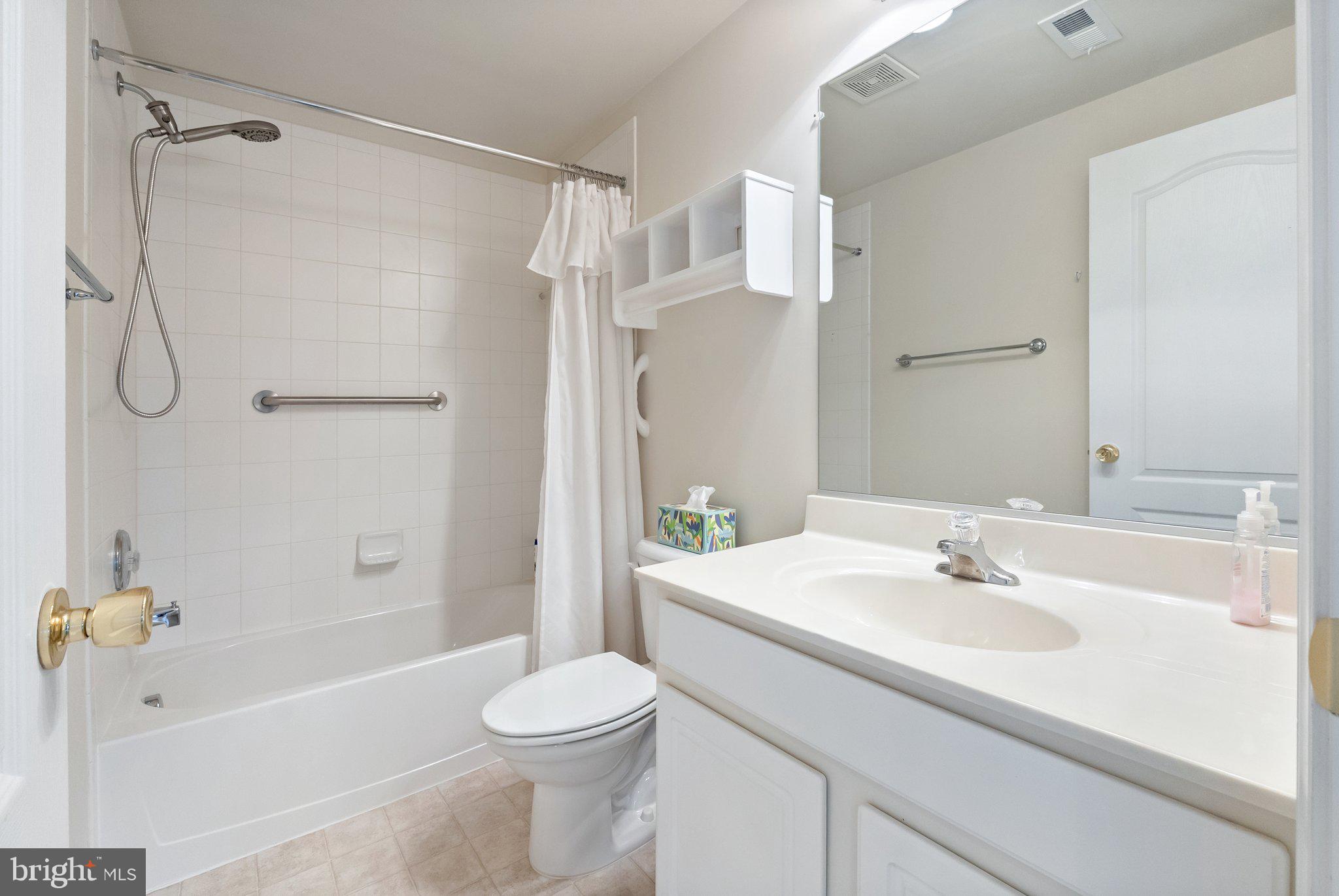 WAKELAND MANOR - Residential