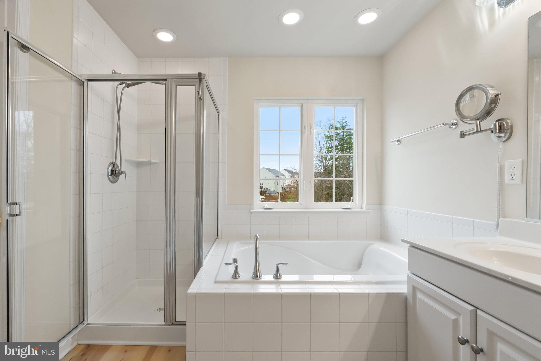 WAKELAND MANOR - Residential