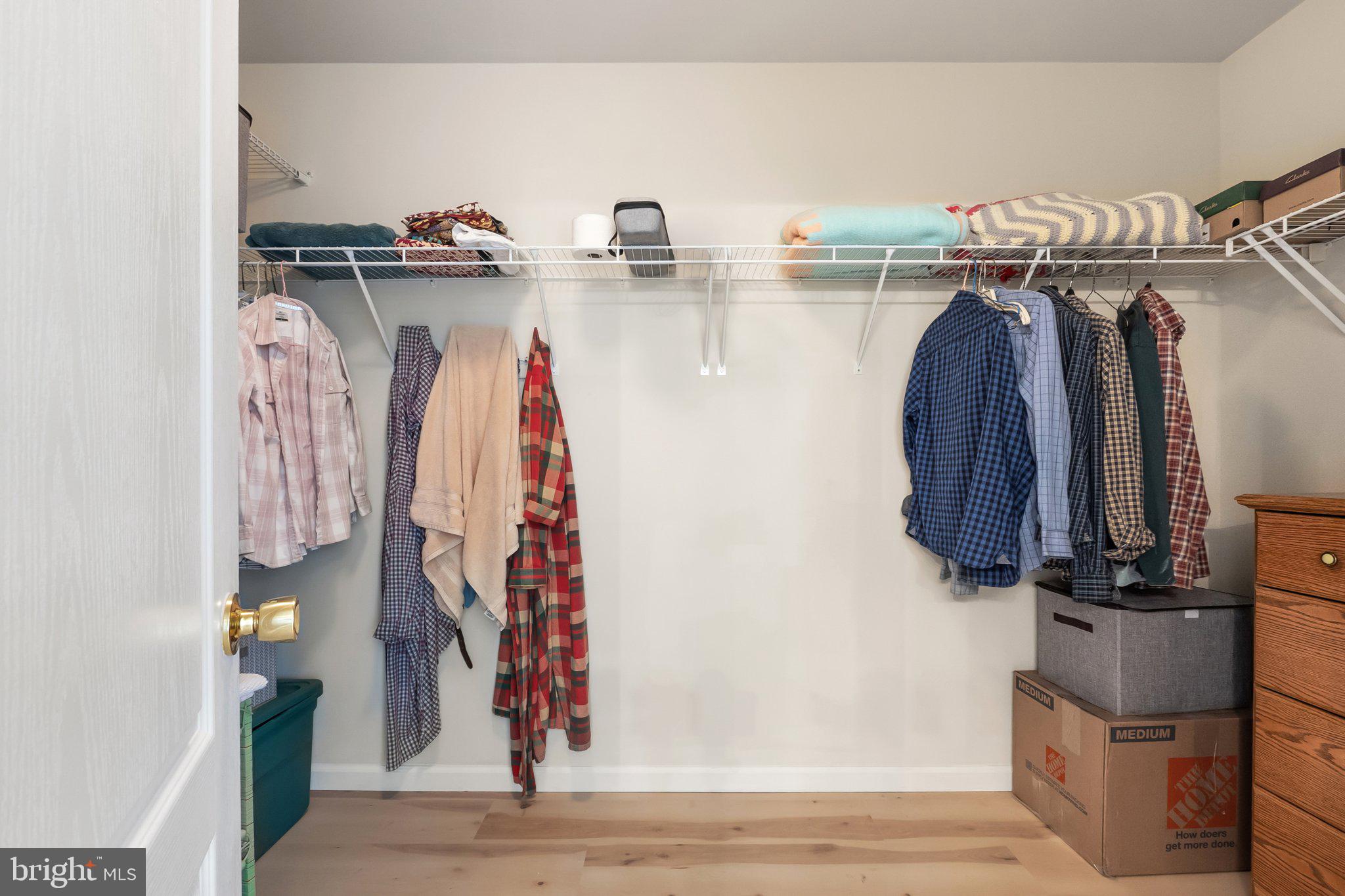 WAKELAND MANOR - Residential