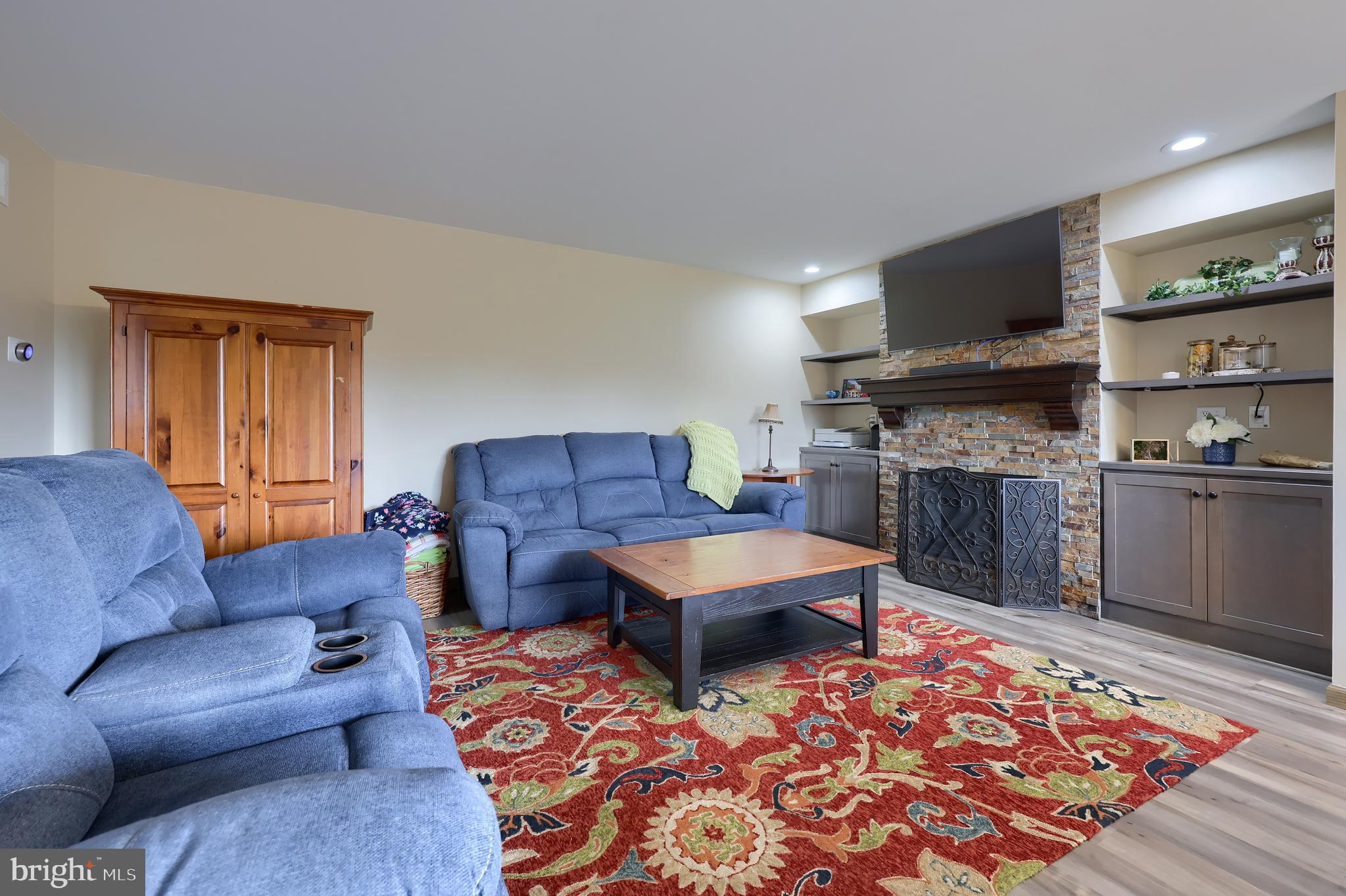 2041 SHAFFER CIRCLE