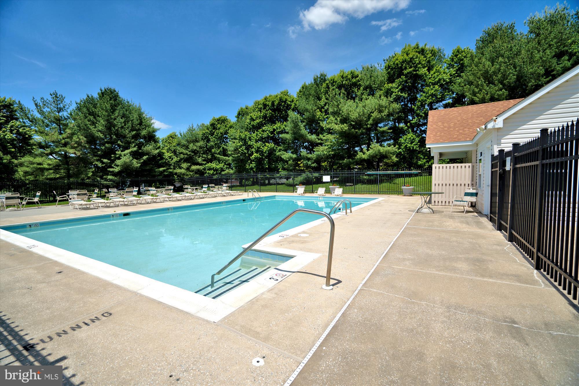 FOX VALLEY ESTATES - Residential