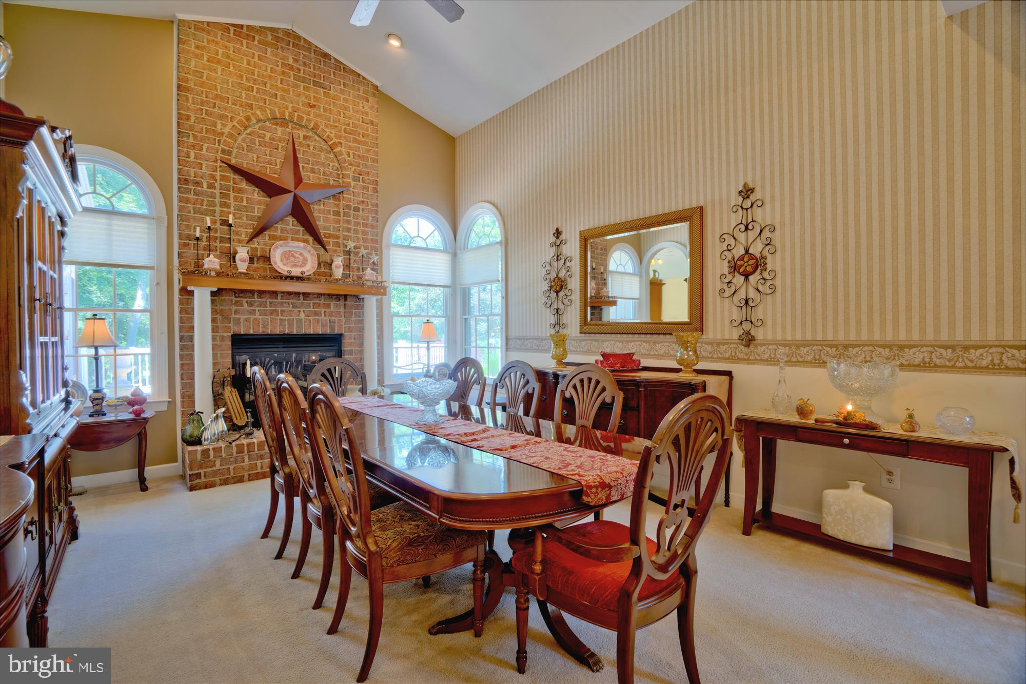 FOX VALLEY ESTATES - Residential