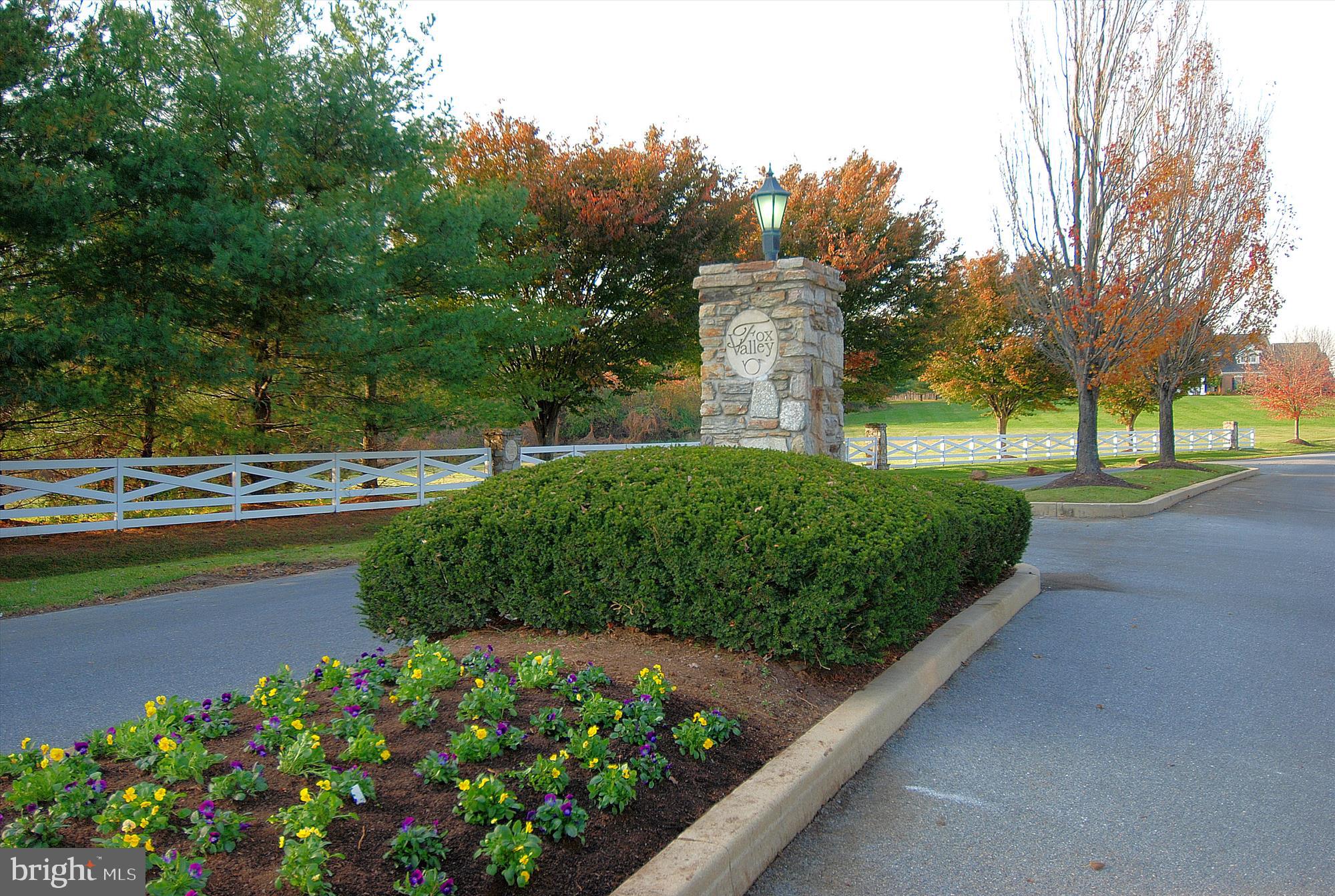 FOX VALLEY ESTATES - Residential