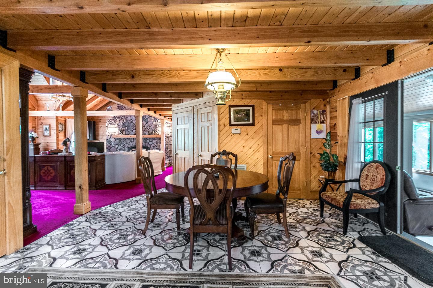 HIDDEN RIVER - Residential