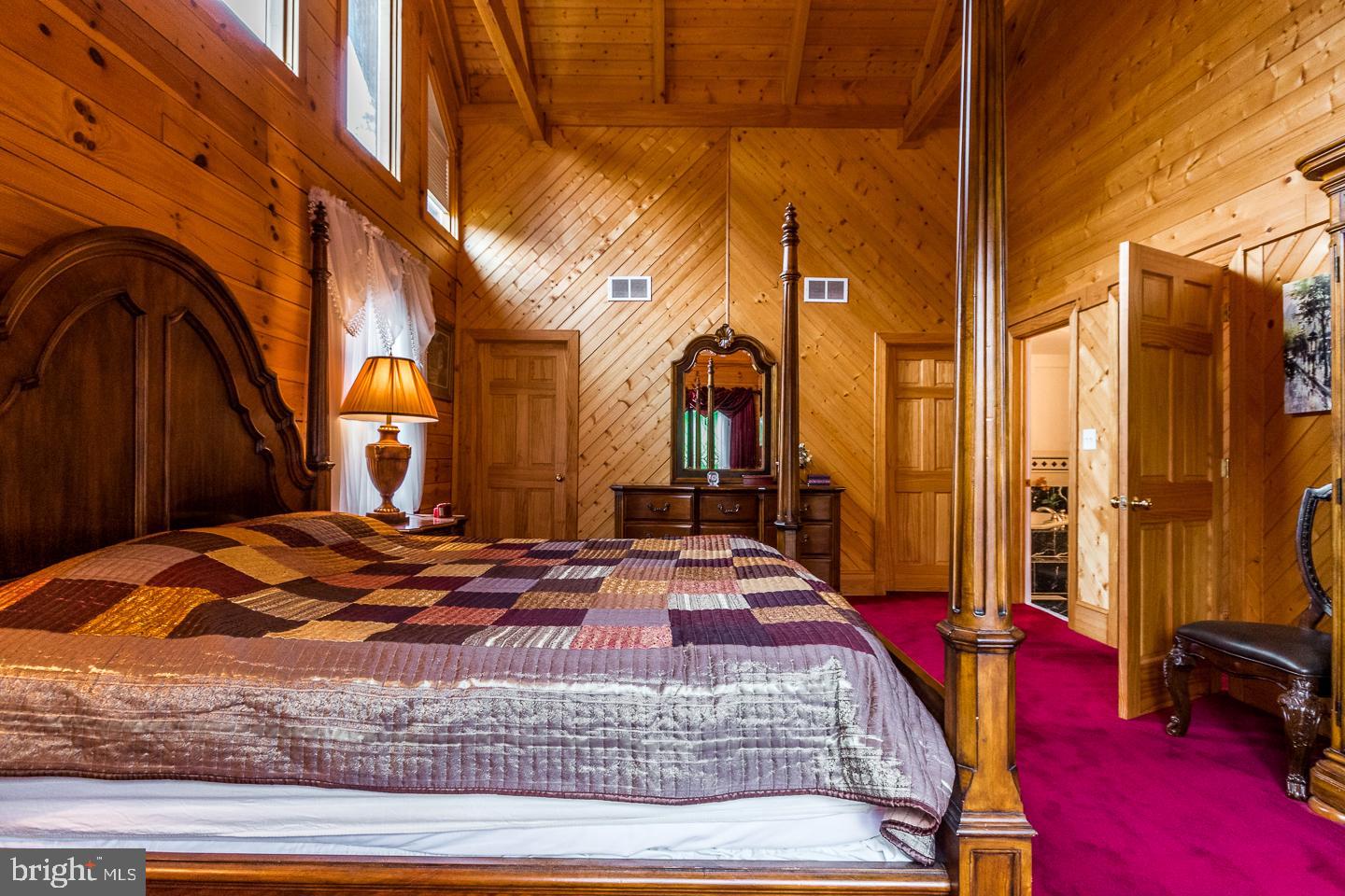 HIDDEN RIVER - Residential