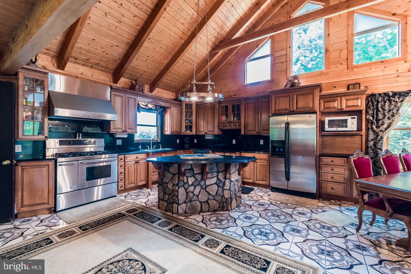 HIDDEN RIVER - Residential