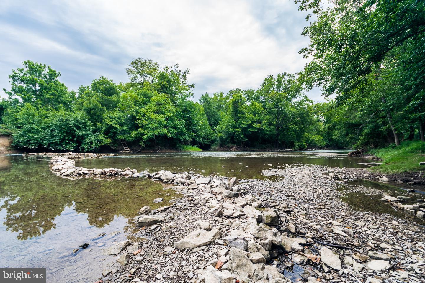 HIDDEN RIVER - Residential