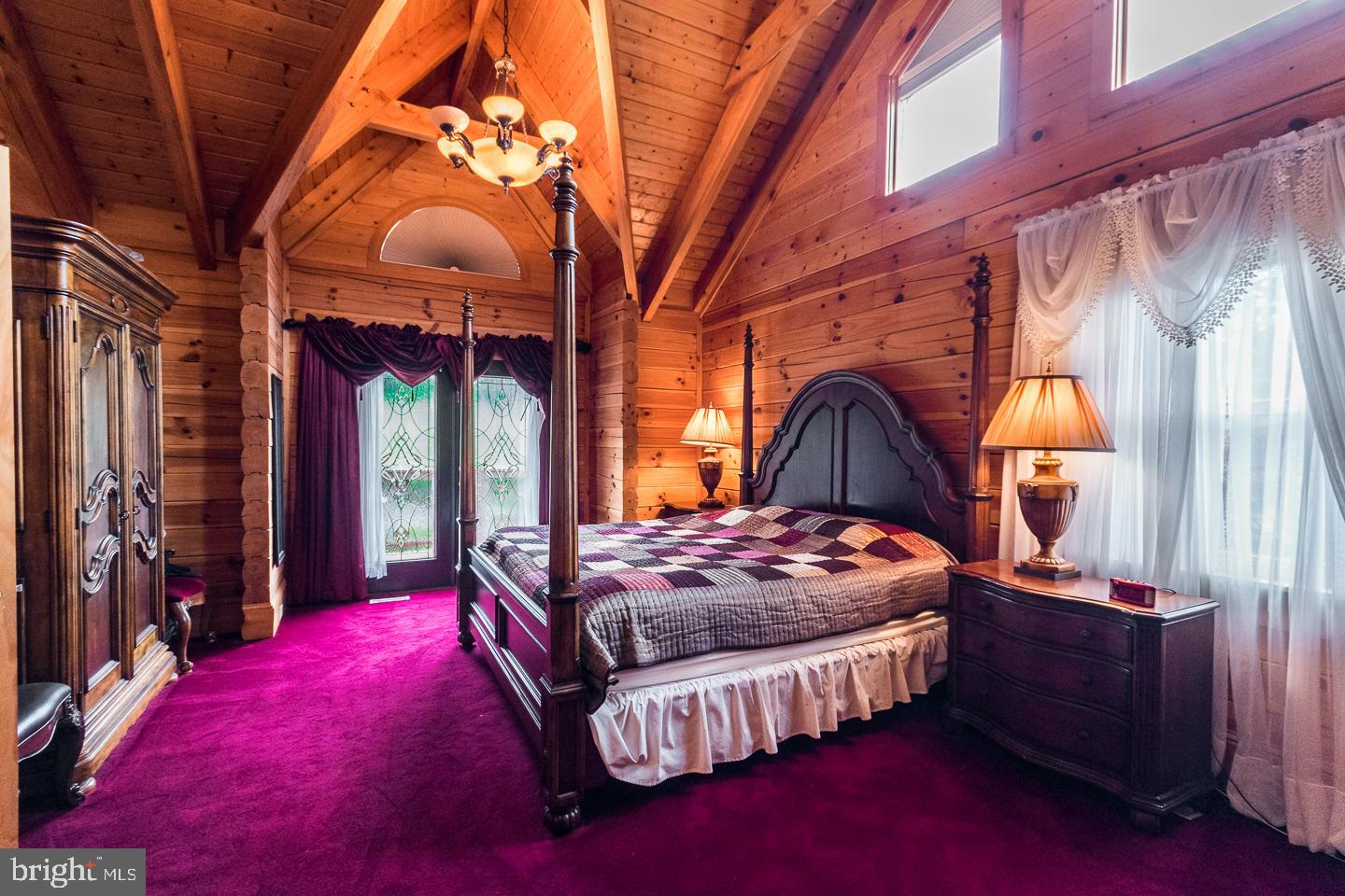 HIDDEN RIVER - Residential