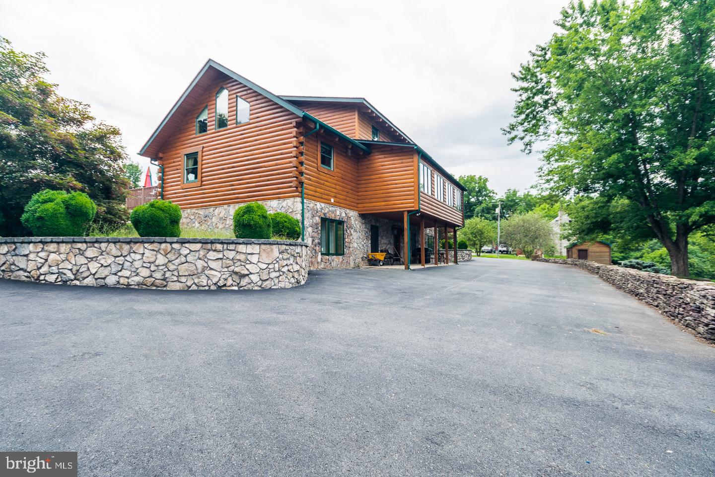 HIDDEN RIVER - Residential