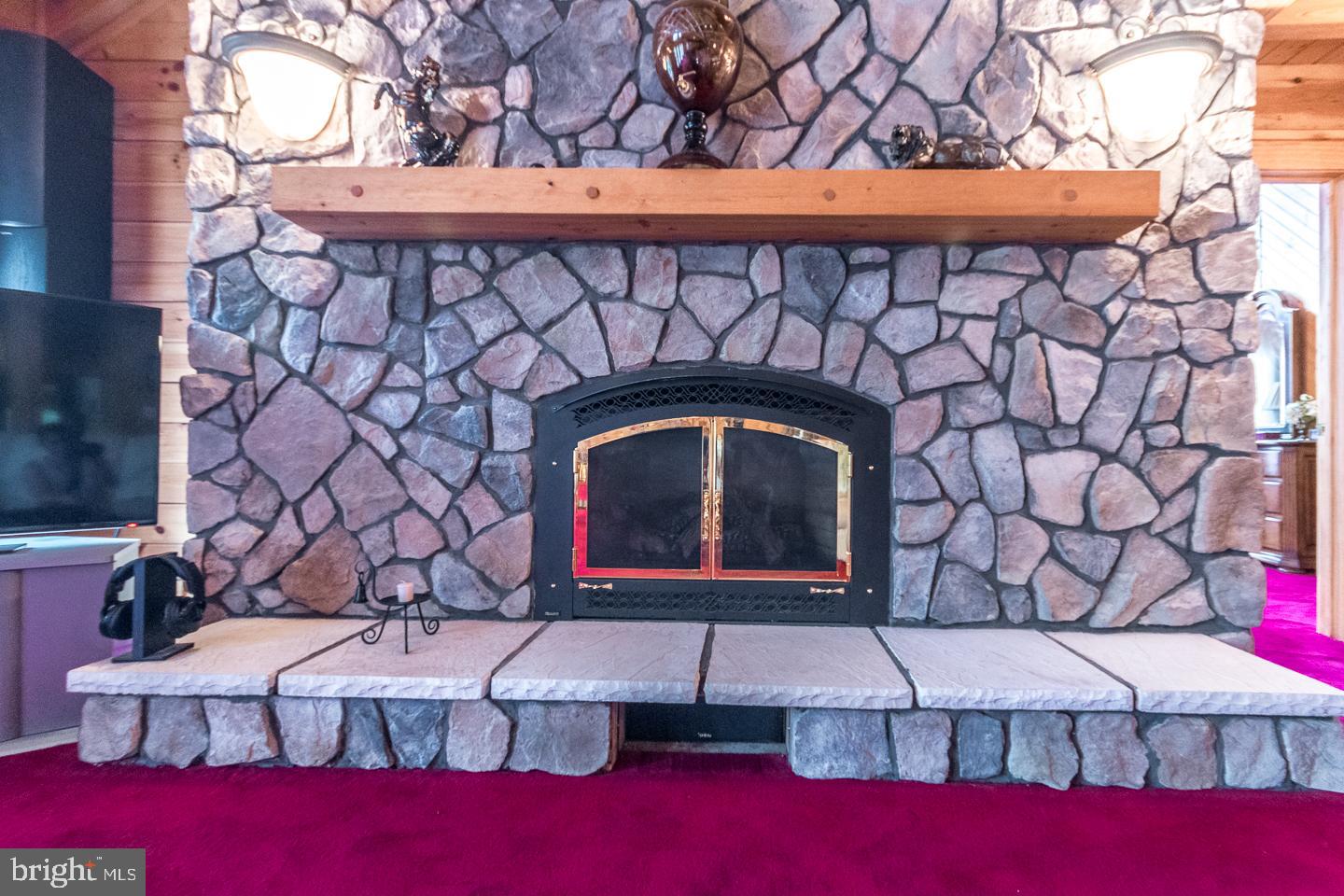 HIDDEN RIVER - Residential