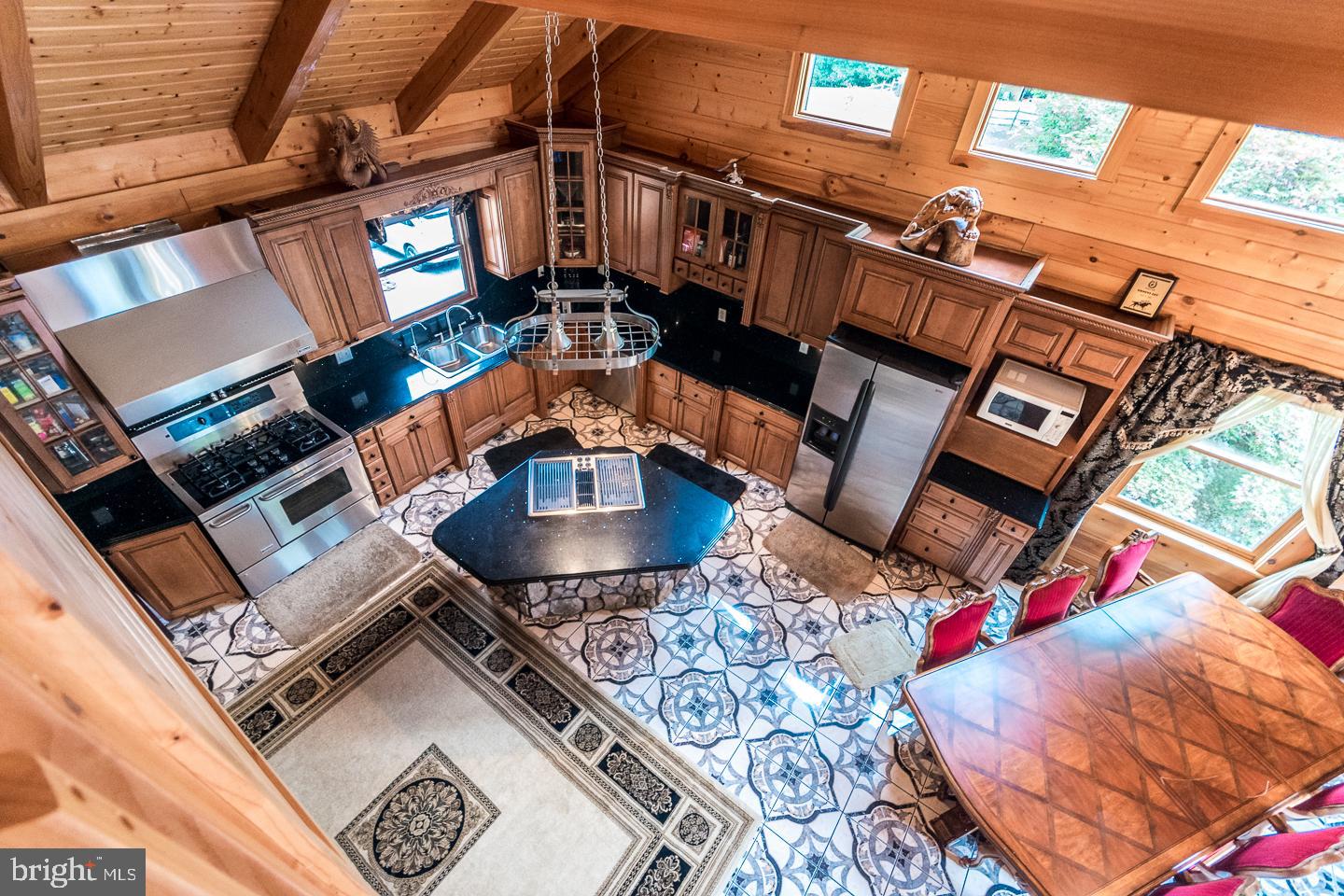 HIDDEN RIVER - Residential