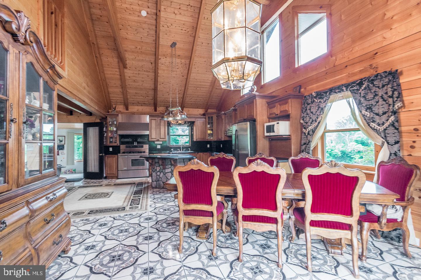 HIDDEN RIVER - Residential