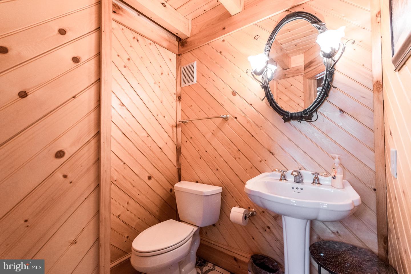 HIDDEN RIVER - Residential