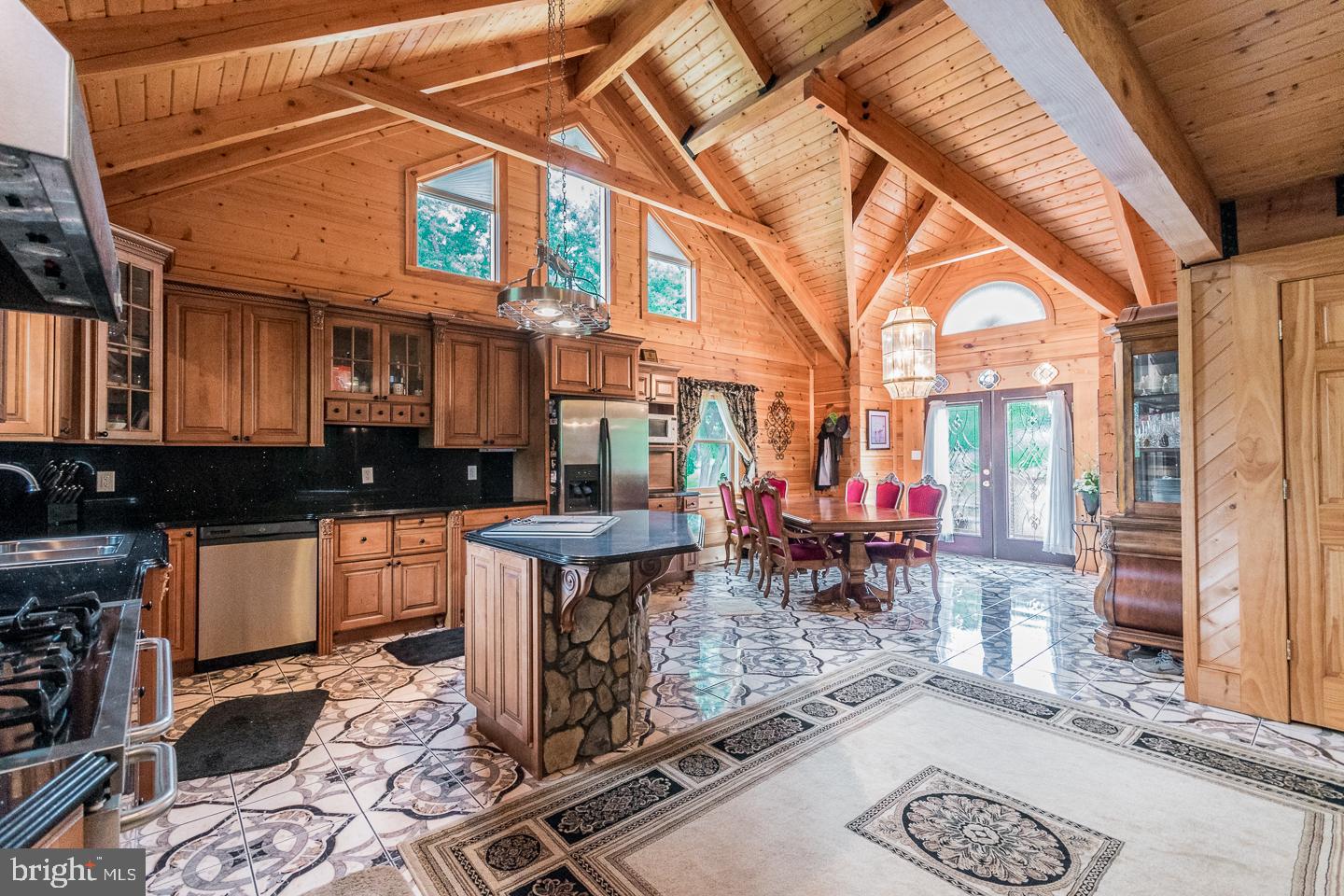 HIDDEN RIVER - Residential