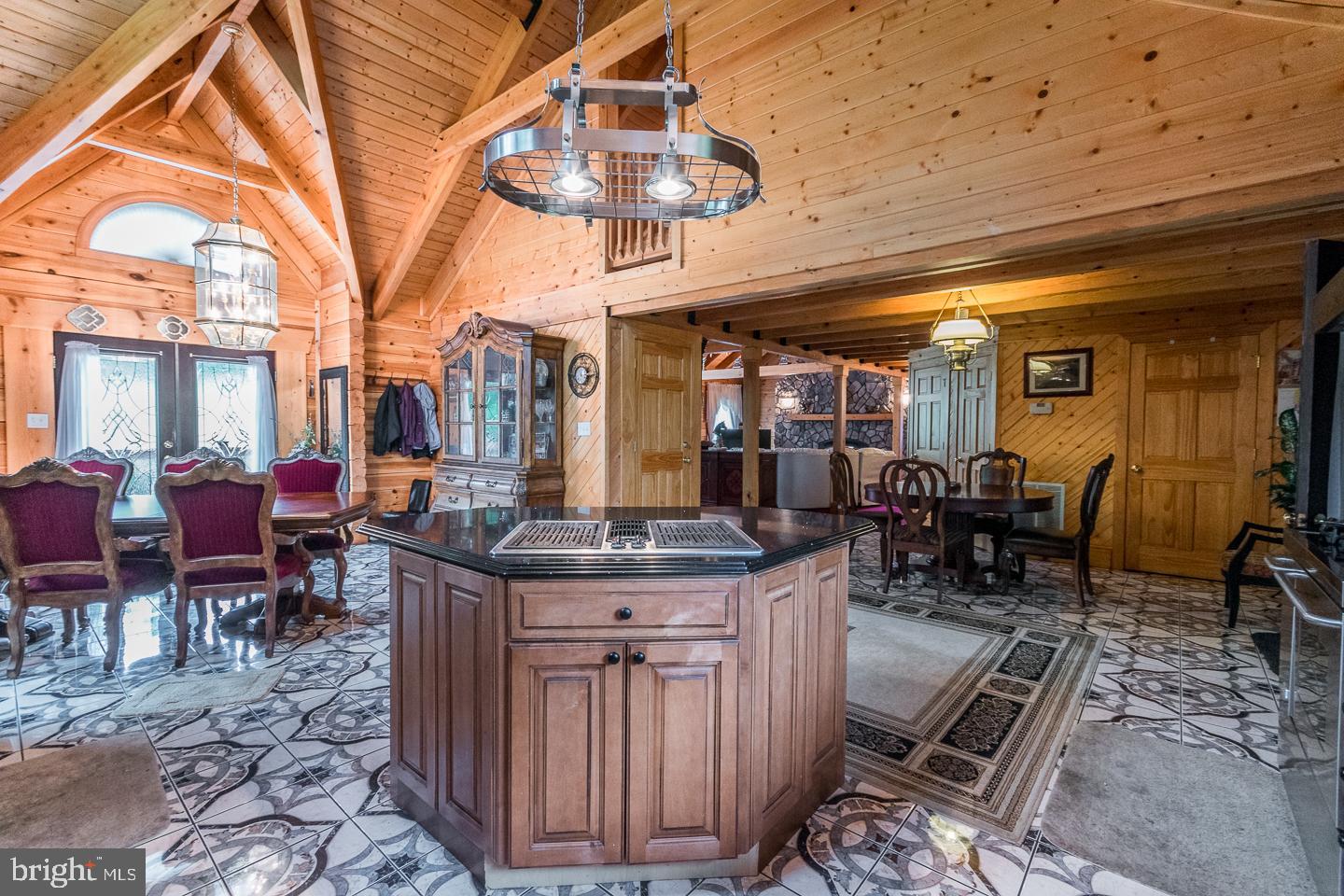 HIDDEN RIVER - Residential