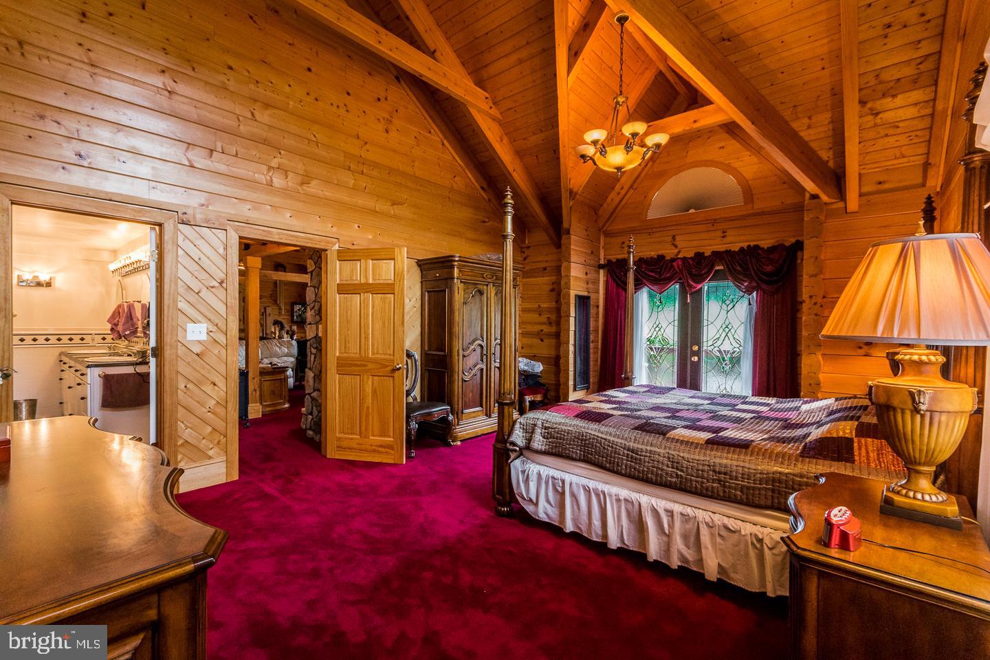 HIDDEN RIVER - Residential