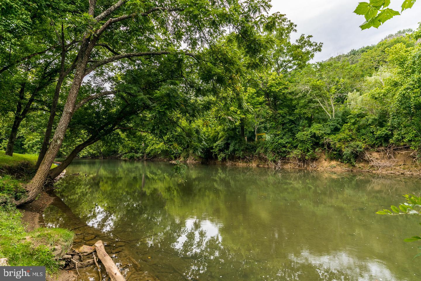 HIDDEN RIVER - Residential