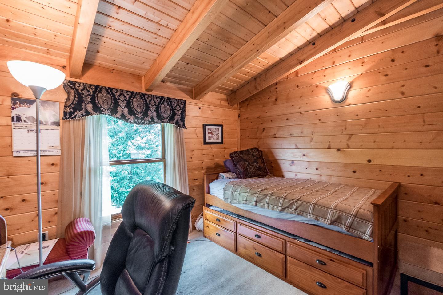 HIDDEN RIVER - Residential