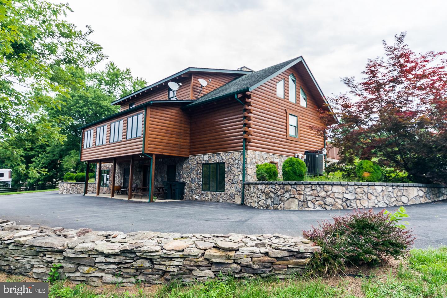 HIDDEN RIVER - Residential