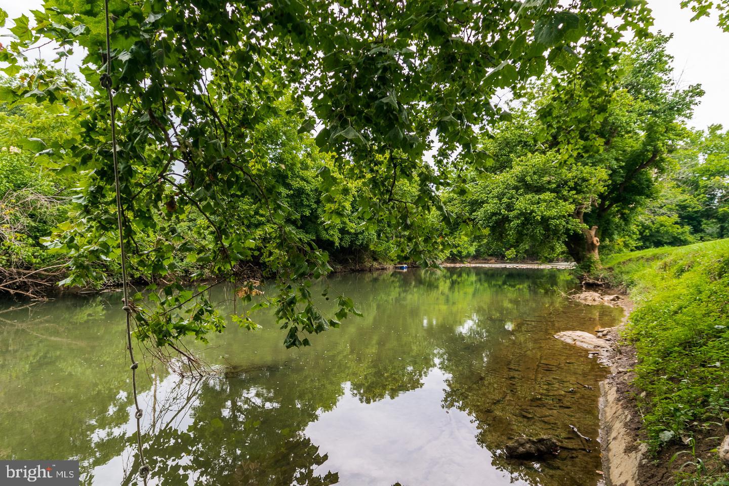 HIDDEN RIVER - Residential