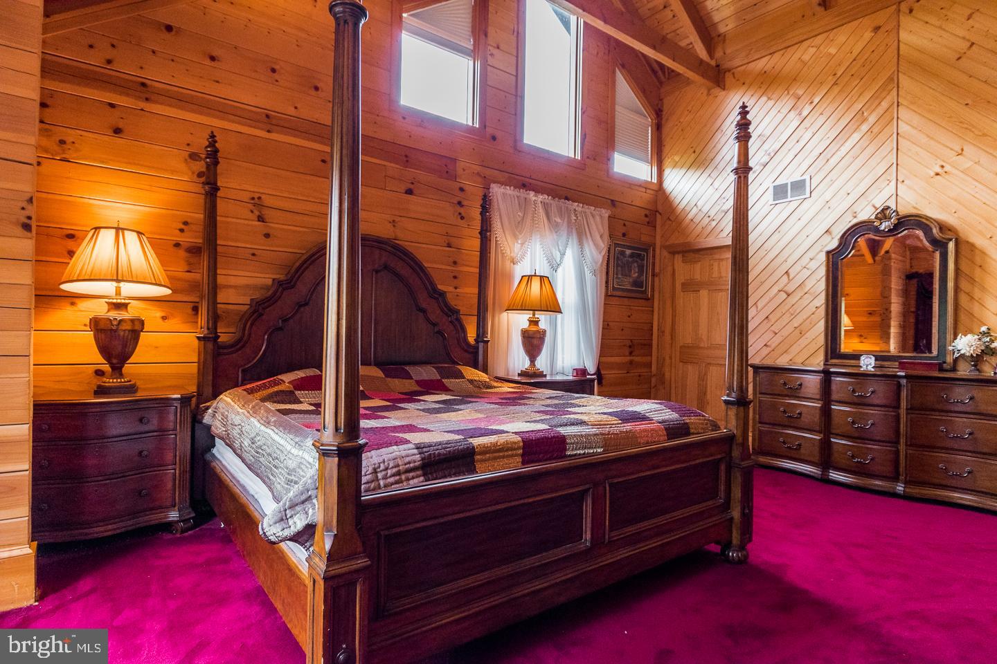 HIDDEN RIVER - Residential