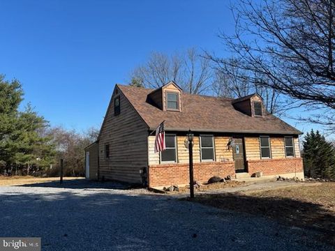 Homes For Sale - 202 Rebecca Lane<br/> COATESVILLE, PA 19320