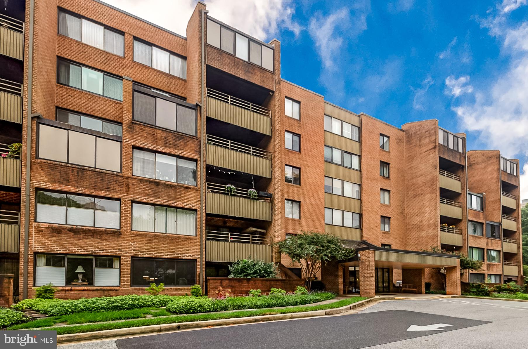 2 SOUTHERLY COURT 602