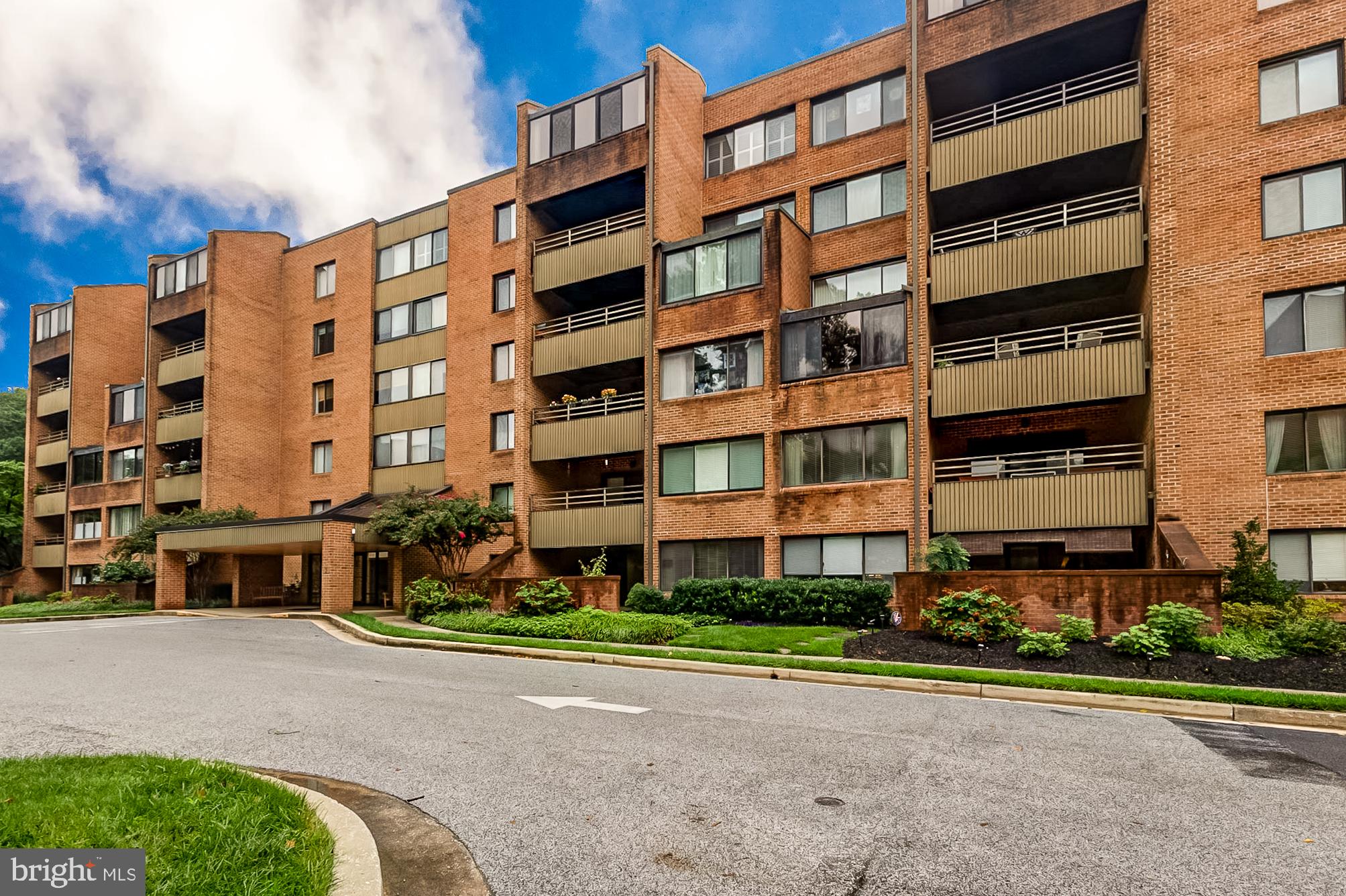 2 SOUTHERLY COURT 602