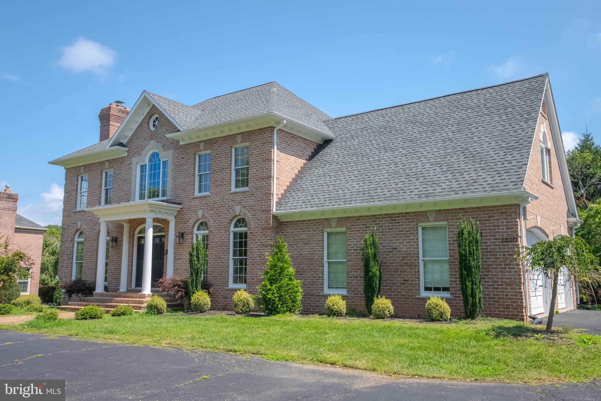 1410 MUIRFIELD CLOSE