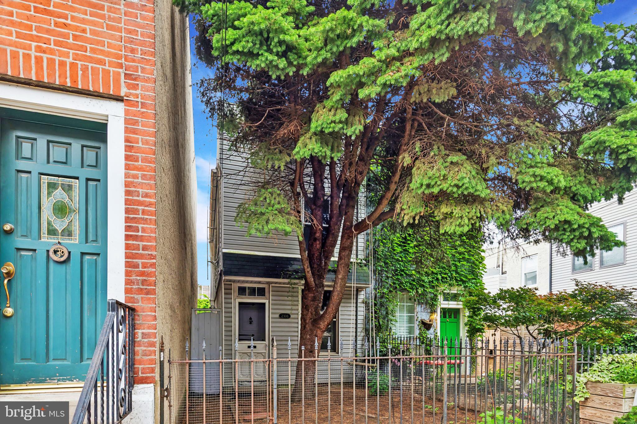 2306 E DAUPHIN STREET