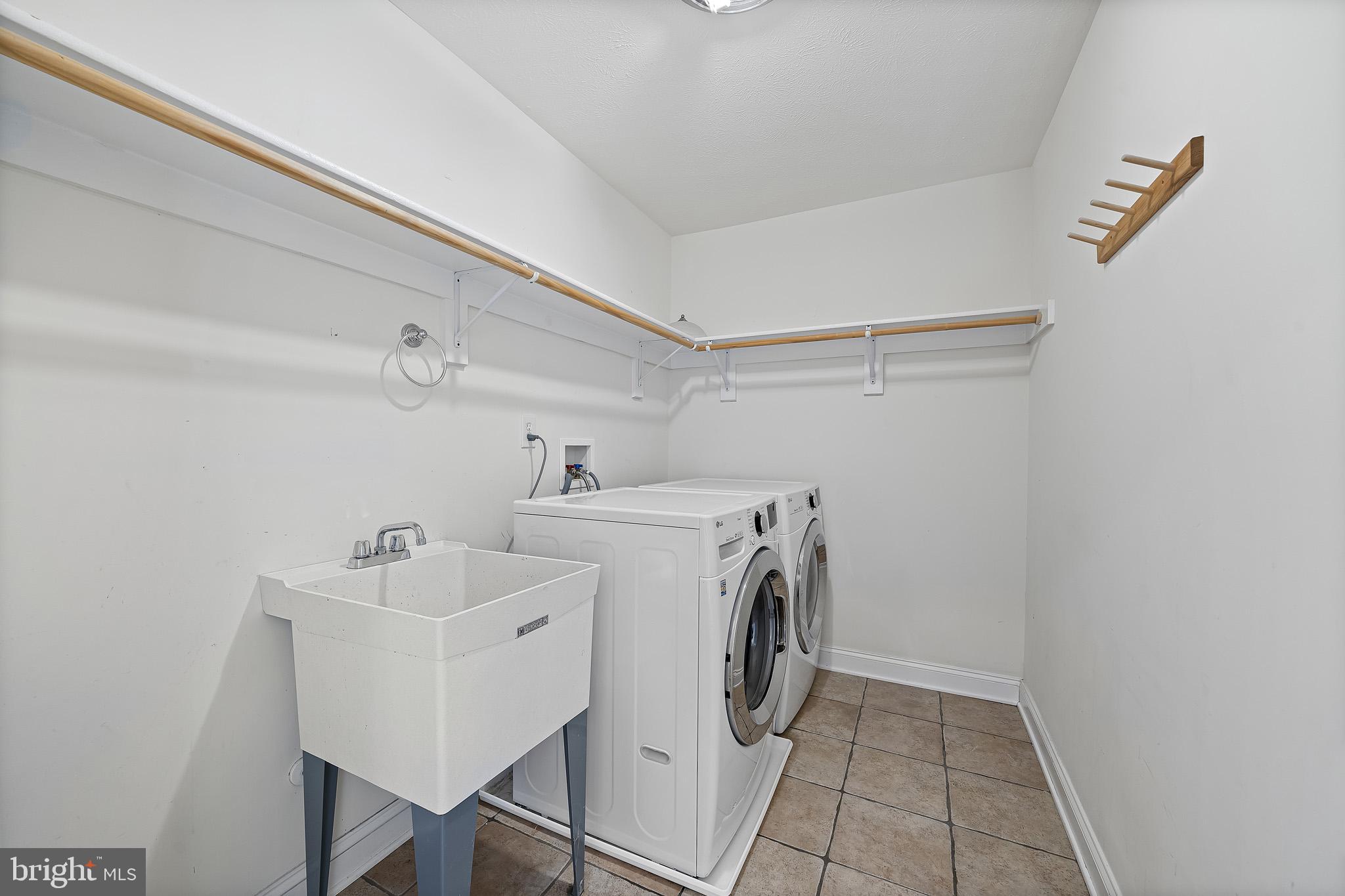 LAKE JAMESON SUB - Residential