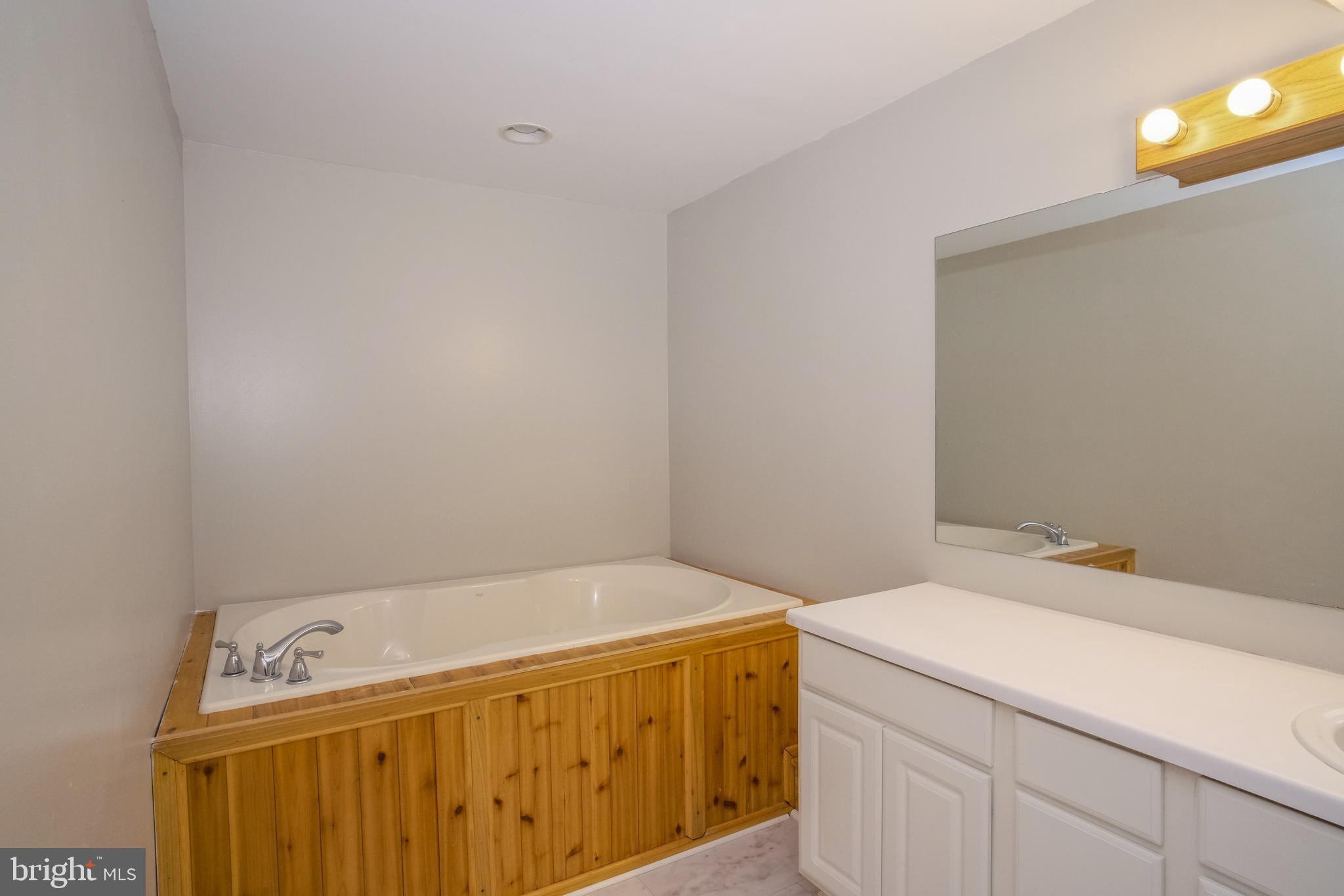 KNOBLEY ESTATES - Residential